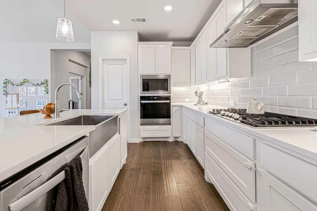 Single Family Residence For Sale in Collin County , 1009 Skyflower Lane, Celina, Texas 75009, 3 Bedroom, 3 Bathroom, 4 Garage spaces, 2,307 Sqft, built in 2023, mls#21360572, Real Estate Agent in Celina, Homes For Sale in Collin county, Homes For Sale in Celina, Realtor in Celina Texas, Real Estate Brokerage Independent Realty Texas, Luminita Cordes Realtor