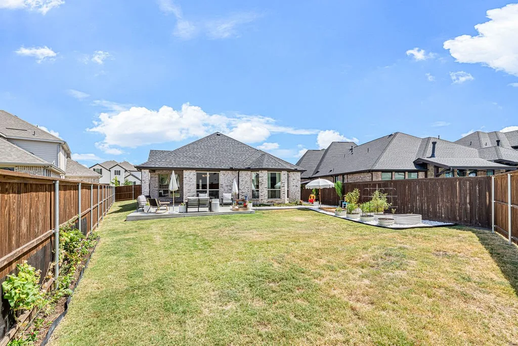 Single Family Residence For Sale in Collin County , 1009 Skyflower Lane, Celina, Texas 75009, 3 Bedroom, 3 Bathroom, 4 Garage spaces, 2,307 Sqft, built in 2023, mls#21360572, Real Estate Agent in Celina, Homes For Sale in Collin county, Homes For Sale in Celina, Realtor in Celina Texas, Real Estate Brokerage Independent Realty Texas, Luminita Cordes Realtor