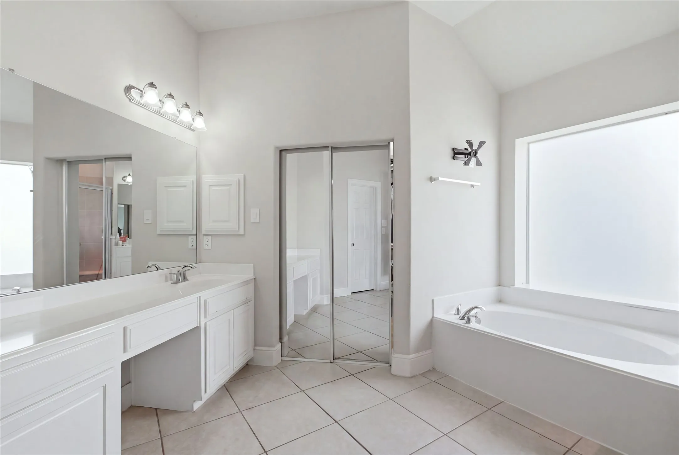 Single Family Residence For Sale in Denton County , 6925 Medallion Drive, Plano, Texas 75024, 3 Bedroom, 3 Bathroom, 2 Garage spaces, 3,428 Sqft, built in 2004, mls#21361144, Real Estate Agent in Plano, Homes For Sale in Denton county, Homes For Sale in Plano, Realtor in Plano Texas, Real Estate Brokerage Independent Realty Texas, Luminita Cordes Realtor