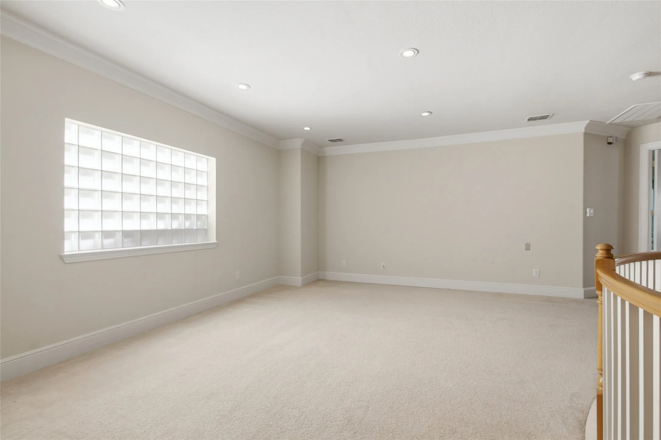 Single Family Residence For Sale in Denton County , 6925 Medallion Drive, Plano, Texas 75024, 3 Bedroom, 3 Bathroom, 2 Garage spaces, 3,428 Sqft, built in 2004, mls#21361144, Real Estate Agent in Plano, Homes For Sale in Denton county, Homes For Sale in Plano, Realtor in Plano Texas, Real Estate Brokerage Independent Realty Texas, Luminita Cordes Realtor