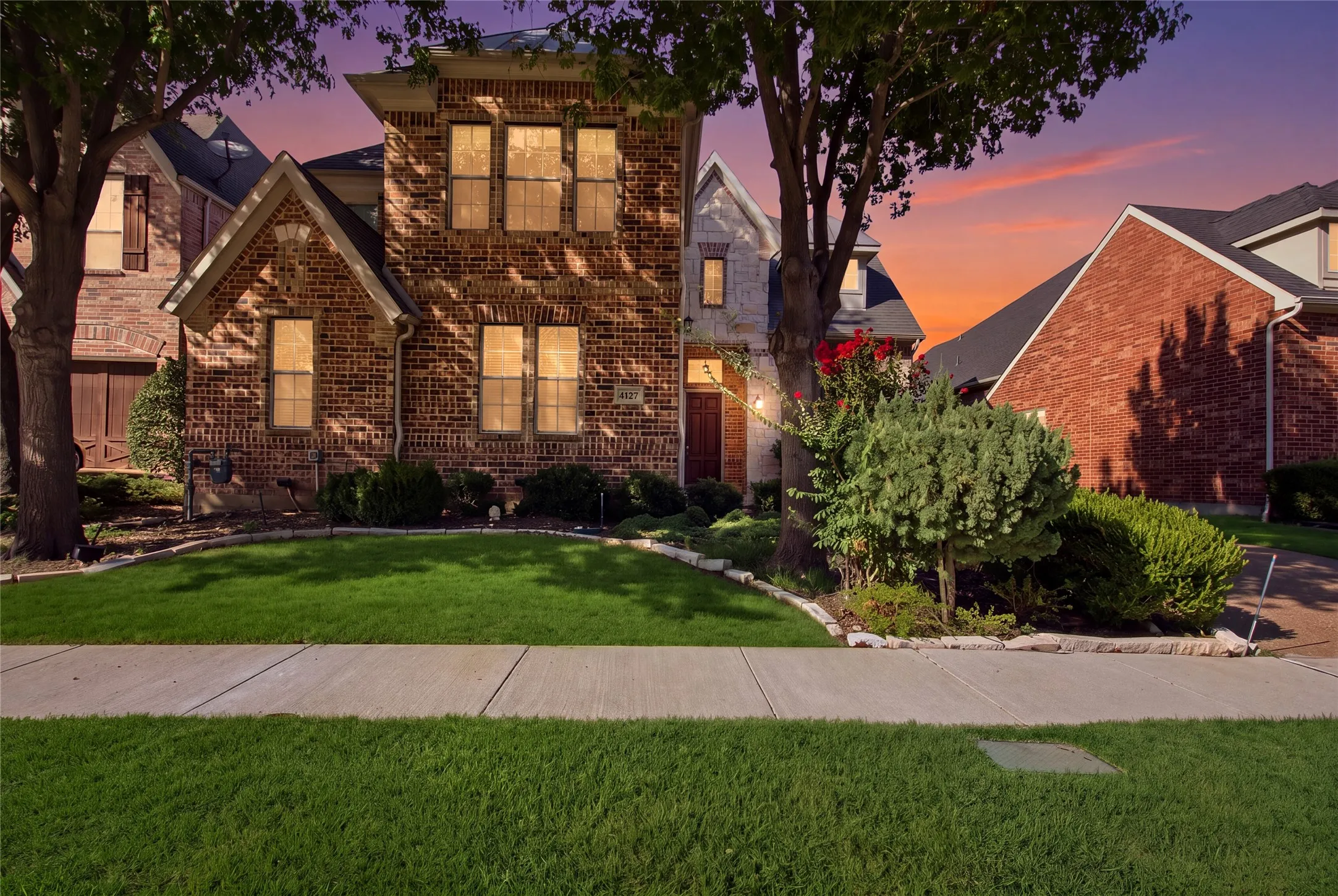 Single Family Residence For Sale in Denton County , 6925 Medallion Drive, Plano, Texas 75024, 3 Bedroom, 3 Bathroom, 2 Garage spaces, 3,428 Sqft, built in 2004, mls#21361144, Real Estate Agent in Plano, Homes For Sale in Denton county, Homes For Sale in Plano, Realtor in Plano Texas, Real Estate Brokerage Independent Realty Texas, Luminita Cordes Realtor