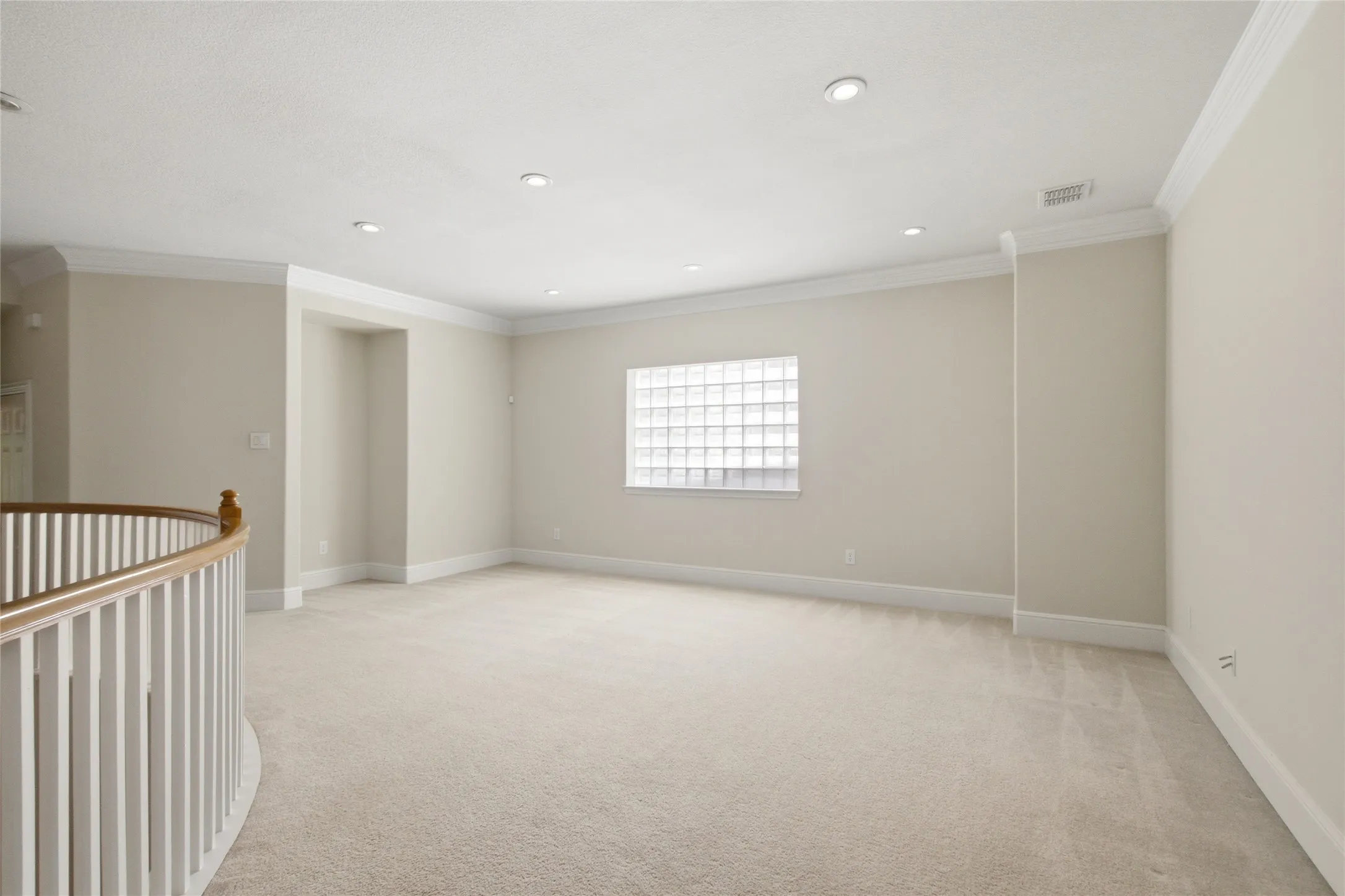 Single Family Residence For Sale in Denton County , 6925 Medallion Drive, Plano, Texas 75024, 3 Bedroom, 3 Bathroom, 2 Garage spaces, 3,428 Sqft, built in 2004, mls#21361144, Real Estate Agent in Plano, Homes For Sale in Denton county, Homes For Sale in Plano, Realtor in Plano Texas, Real Estate Brokerage Independent Realty Texas, Luminita Cordes Realtor