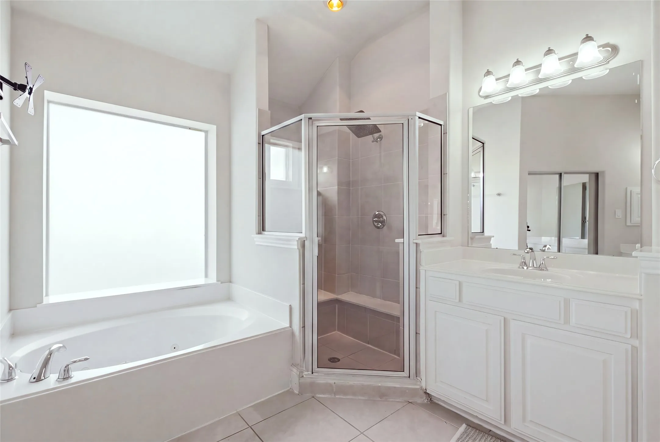 Single Family Residence For Sale in Denton County , 6925 Medallion Drive, Plano, Texas 75024, 3 Bedroom, 3 Bathroom, 2 Garage spaces, 3,428 Sqft, built in 2004, mls#21361144, Real Estate Agent in Plano, Homes For Sale in Denton county, Homes For Sale in Plano, Realtor in Plano Texas, Real Estate Brokerage Independent Realty Texas, Luminita Cordes Realtor