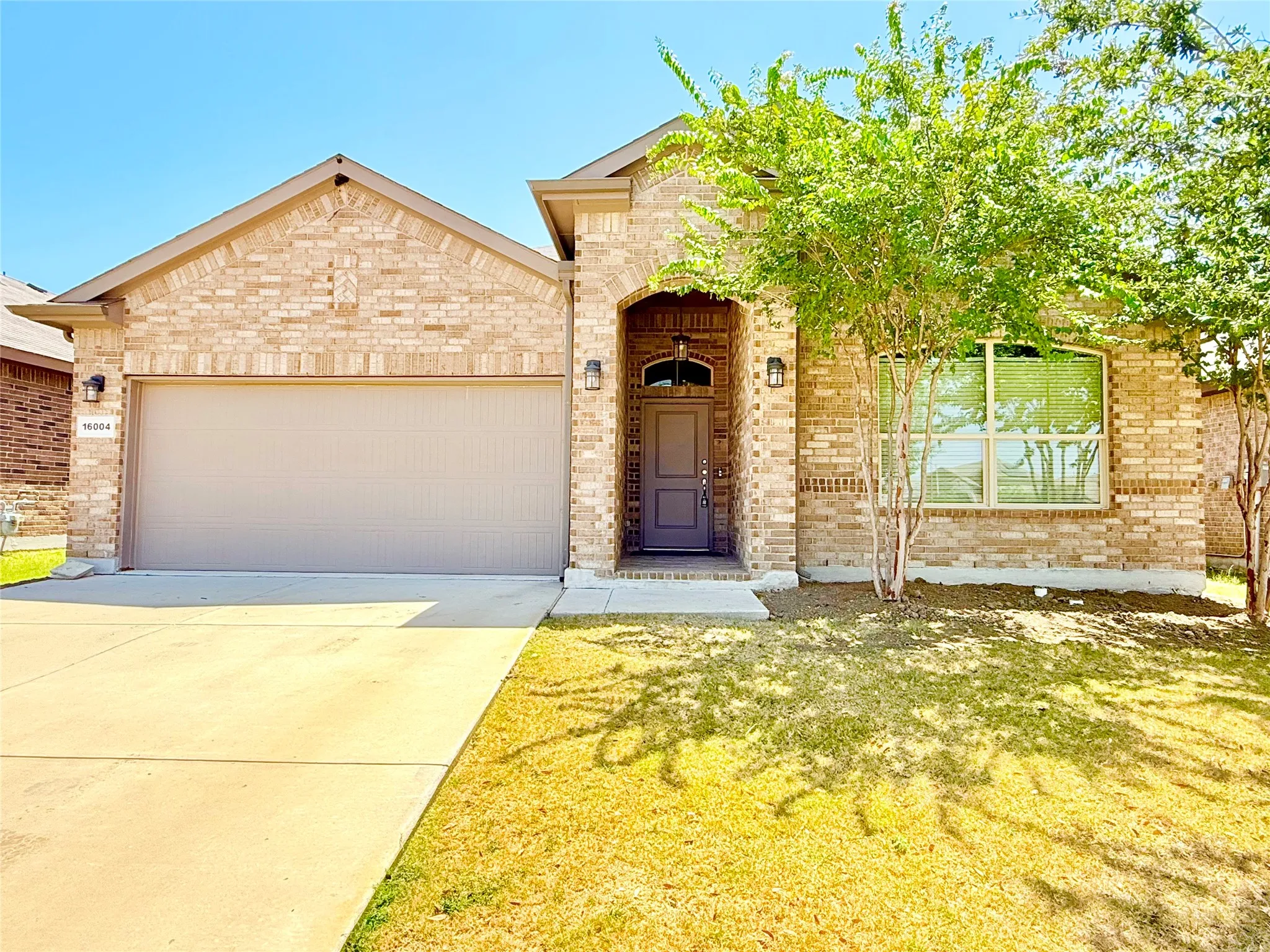 Single Family Residence For Sale in Denton County , 16004 Farringdon Street, Fort Worth, Texas 76247, 4 Bedroom, 3 Bathroom, 2 Garage spaces, 2,463 Sqft, built in 2020, mls#21360976, Real Estate Agent in Fort Worth, Homes For Sale in Denton county, Homes For Sale in Fort Worth, Realtor in Fort Worth Texas, Real Estate Brokerage Independent Realty Texas, Luminita Cordes Realtor