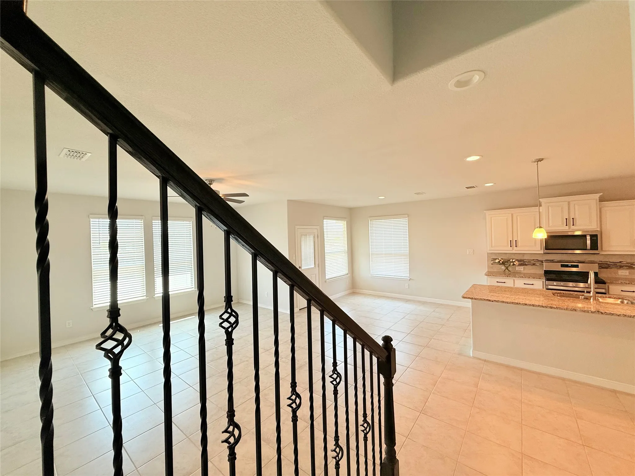 Single Family Residence For Sale in Denton County , 16004 Farringdon Street, Fort Worth, Texas 76247, 4 Bedroom, 3 Bathroom, 2 Garage spaces, 2,463 Sqft, built in 2020, mls#21360976, Real Estate Agent in Fort Worth, Homes For Sale in Denton county, Homes For Sale in Fort Worth, Realtor in Fort Worth Texas, Real Estate Brokerage Independent Realty Texas, Luminita Cordes Realtor