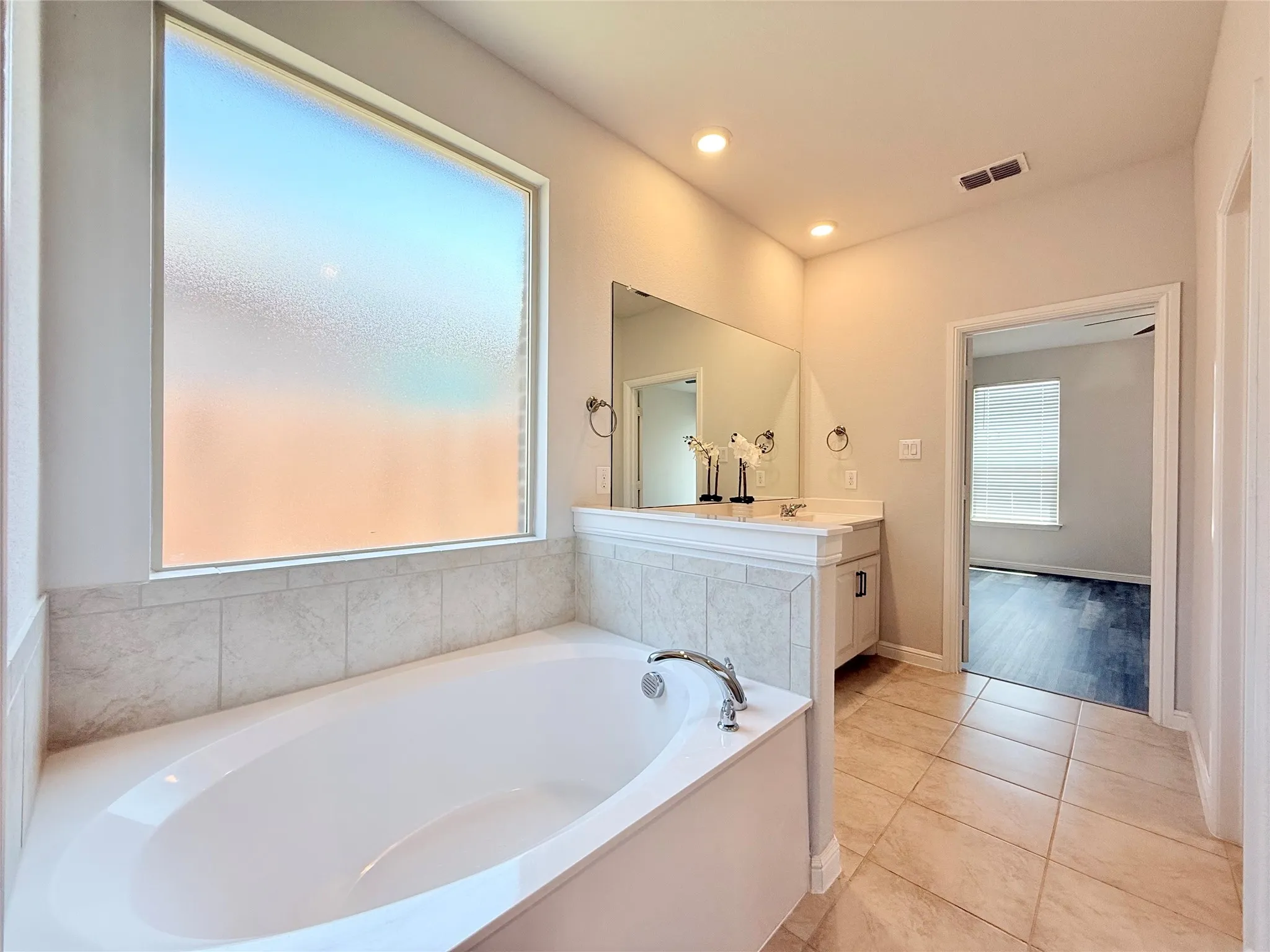 Single Family Residence For Sale in Denton County , 16004 Farringdon Street, Fort Worth, Texas 76247, 4 Bedroom, 3 Bathroom, 2 Garage spaces, 2,463 Sqft, built in 2020, mls#21360976, Real Estate Agent in Fort Worth, Homes For Sale in Denton county, Homes For Sale in Fort Worth, Realtor in Fort Worth Texas, Real Estate Brokerage Independent Realty Texas, Luminita Cordes Realtor