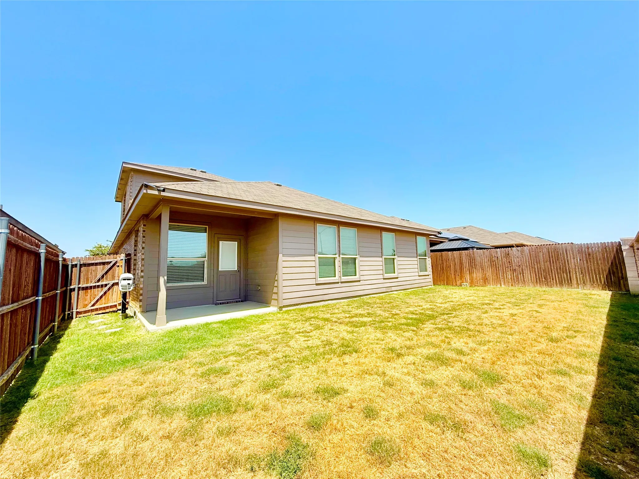Single Family Residence For Sale in Denton County , 16004 Farringdon Street, Fort Worth, Texas 76247, 4 Bedroom, 3 Bathroom, 2 Garage spaces, 2,463 Sqft, built in 2020, mls#21360976, Real Estate Agent in Fort Worth, Homes For Sale in Denton county, Homes For Sale in Fort Worth, Realtor in Fort Worth Texas, Real Estate Brokerage Independent Realty Texas, Luminita Cordes Realtor
