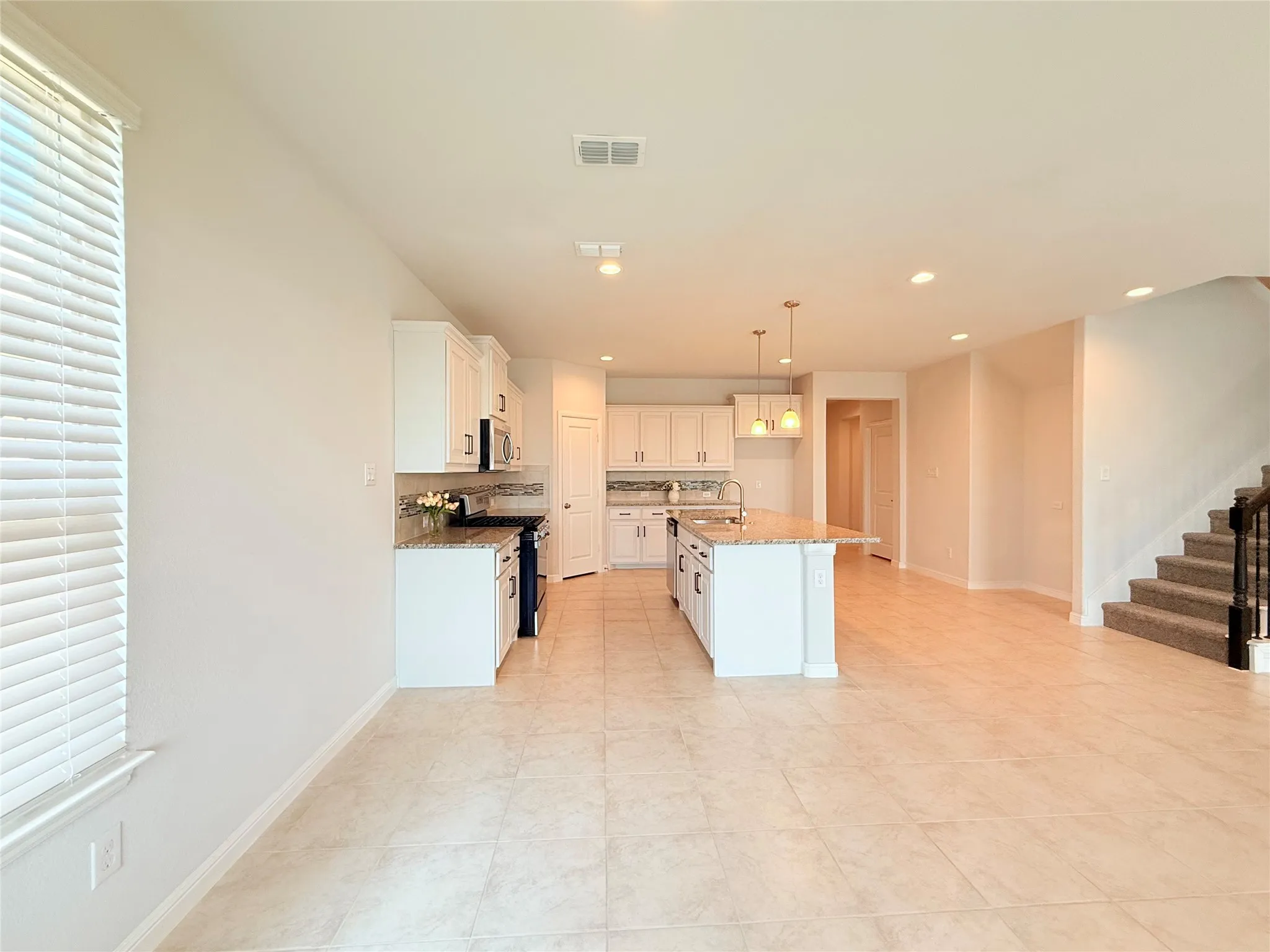 Single Family Residence For Sale in Denton County , 16004 Farringdon Street, Fort Worth, Texas 76247, 4 Bedroom, 3 Bathroom, 2 Garage spaces, 2,463 Sqft, built in 2020, mls#21360976, Real Estate Agent in Fort Worth, Homes For Sale in Denton county, Homes For Sale in Fort Worth, Realtor in Fort Worth Texas, Real Estate Brokerage Independent Realty Texas, Luminita Cordes Realtor