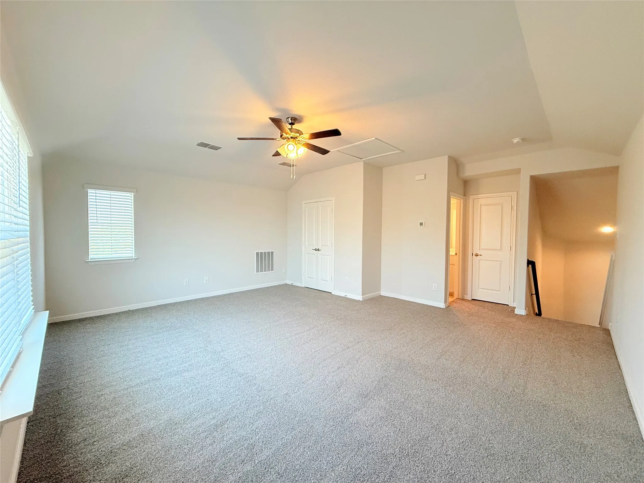 Single Family Residence For Sale in Denton County , 16004 Farringdon Street, Fort Worth, Texas 76247, 4 Bedroom, 3 Bathroom, 2 Garage spaces, 2,463 Sqft, built in 2020, mls#21360976, Real Estate Agent in Fort Worth, Homes For Sale in Denton county, Homes For Sale in Fort Worth, Realtor in Fort Worth Texas, Real Estate Brokerage Independent Realty Texas, Luminita Cordes Realtor