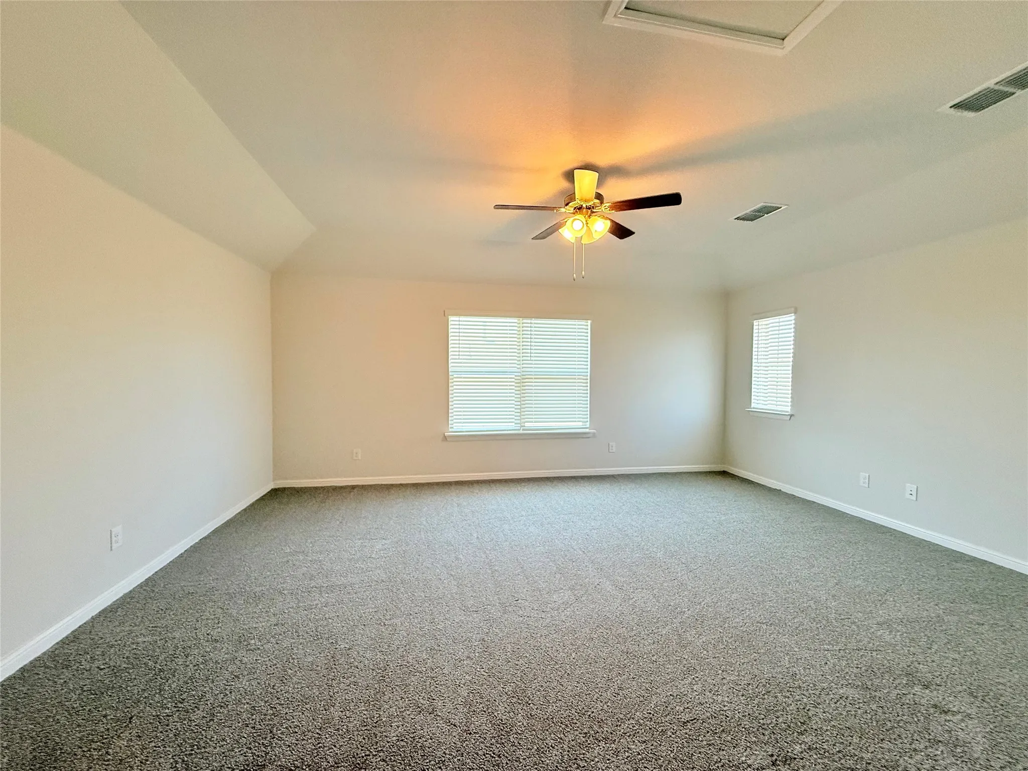 Single Family Residence For Sale in Denton County , 16004 Farringdon Street, Fort Worth, Texas 76247, 4 Bedroom, 3 Bathroom, 2 Garage spaces, 2,463 Sqft, built in 2020, mls#21360976, Real Estate Agent in Fort Worth, Homes For Sale in Denton county, Homes For Sale in Fort Worth, Realtor in Fort Worth Texas, Real Estate Brokerage Independent Realty Texas, Luminita Cordes Realtor