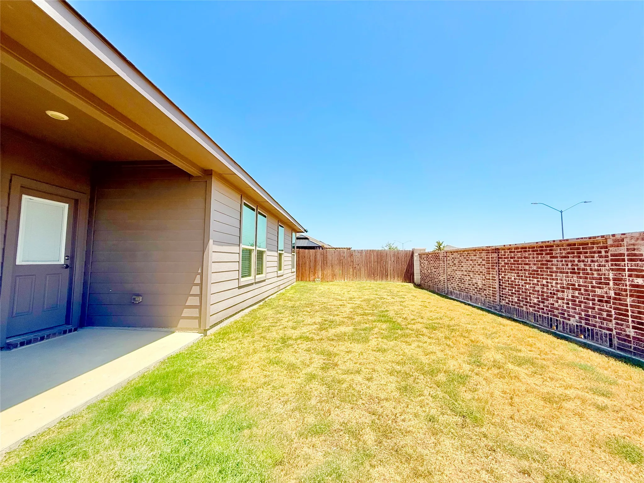 Single Family Residence For Sale in Denton County , 16004 Farringdon Street, Fort Worth, Texas 76247, 4 Bedroom, 3 Bathroom, 2 Garage spaces, 2,463 Sqft, built in 2020, mls#21360976, Real Estate Agent in Fort Worth, Homes For Sale in Denton county, Homes For Sale in Fort Worth, Realtor in Fort Worth Texas, Real Estate Brokerage Independent Realty Texas, Luminita Cordes Realtor