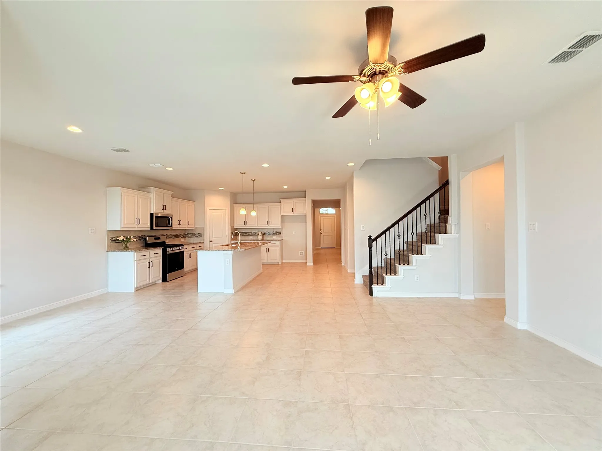 Single Family Residence For Sale in Denton County , 16004 Farringdon Street, Fort Worth, Texas 76247, 4 Bedroom, 3 Bathroom, 2 Garage spaces, 2,463 Sqft, built in 2020, mls#21360976, Real Estate Agent in Fort Worth, Homes For Sale in Denton county, Homes For Sale in Fort Worth, Realtor in Fort Worth Texas, Real Estate Brokerage Independent Realty Texas, Luminita Cordes Realtor