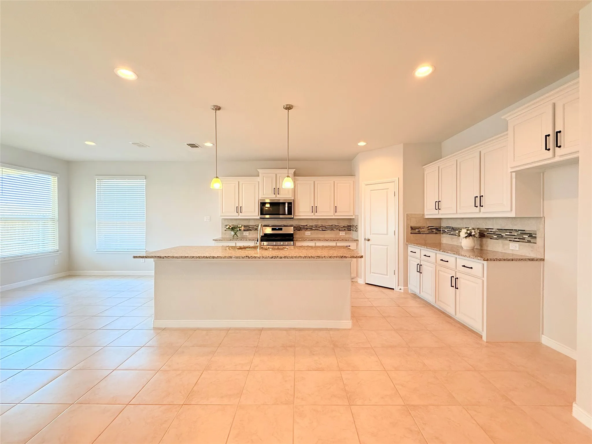 Single Family Residence For Sale in Denton County , 16004 Farringdon Street, Fort Worth, Texas 76247, 4 Bedroom, 3 Bathroom, 2 Garage spaces, 2,463 Sqft, built in 2020, mls#21360976, Real Estate Agent in Fort Worth, Homes For Sale in Denton county, Homes For Sale in Fort Worth, Realtor in Fort Worth Texas, Real Estate Brokerage Independent Realty Texas, Luminita Cordes Realtor