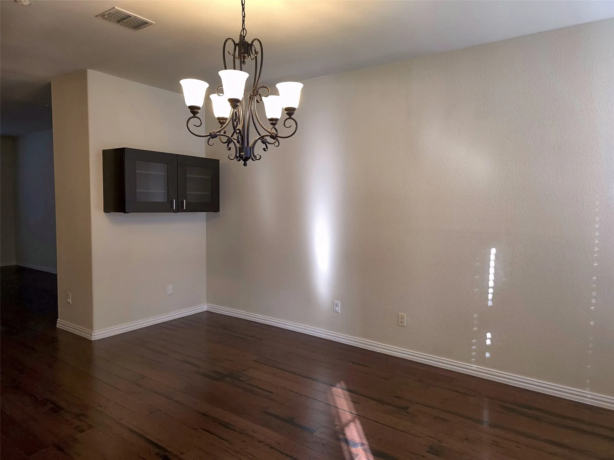Townhouse For Sale in Dallas County , 1504 Fox Run Drive, Irving, Texas 75063, 4 Bedroom, 4 Bathroom, 2 Garage spaces, 2,241 Sqft, built in 2010, mls#21361139, Real Estate Agent in Irving, Homes For Sale in Dallas county, Homes For Sale in Irving, Realtor in Irving Texas, Real Estate Brokerage Independent Realty Texas, Luminita Cordes Realtor