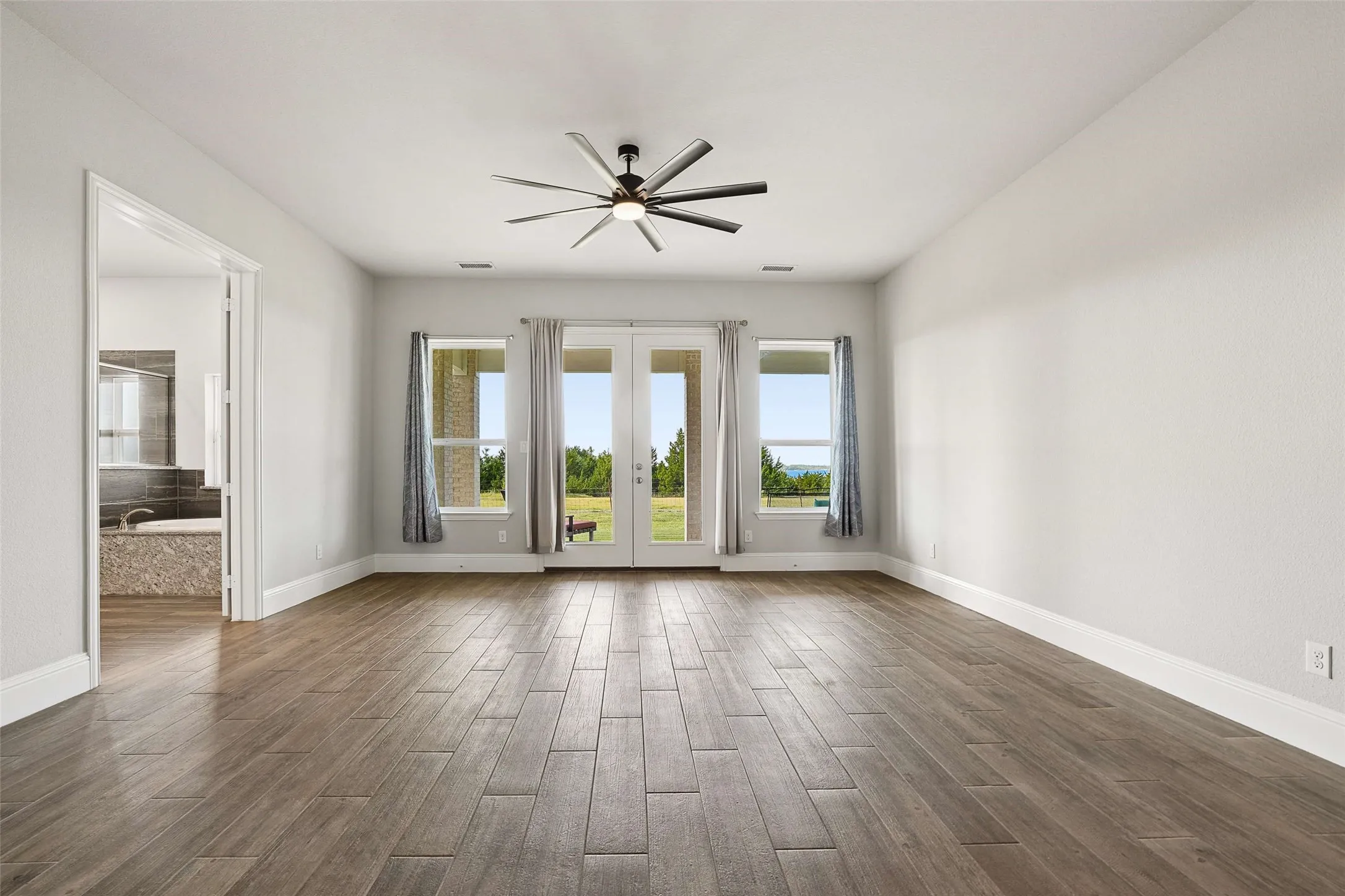 Single Family Residence For Sale in Collin County , 8032 County Road 436, Princeton, Texas 75407, 5 Bedroom, 4 Bathroom, 3 Garage spaces, 4,745 Sqft, built in 2019, mls#21360576, Real Estate Agent in Princeton, Homes For Sale in Collin county, Homes For Sale in Princeton, Realtor in Princeton Texas, Real Estate Brokerage Independent Realty Texas, Luminita Cordes Realtor