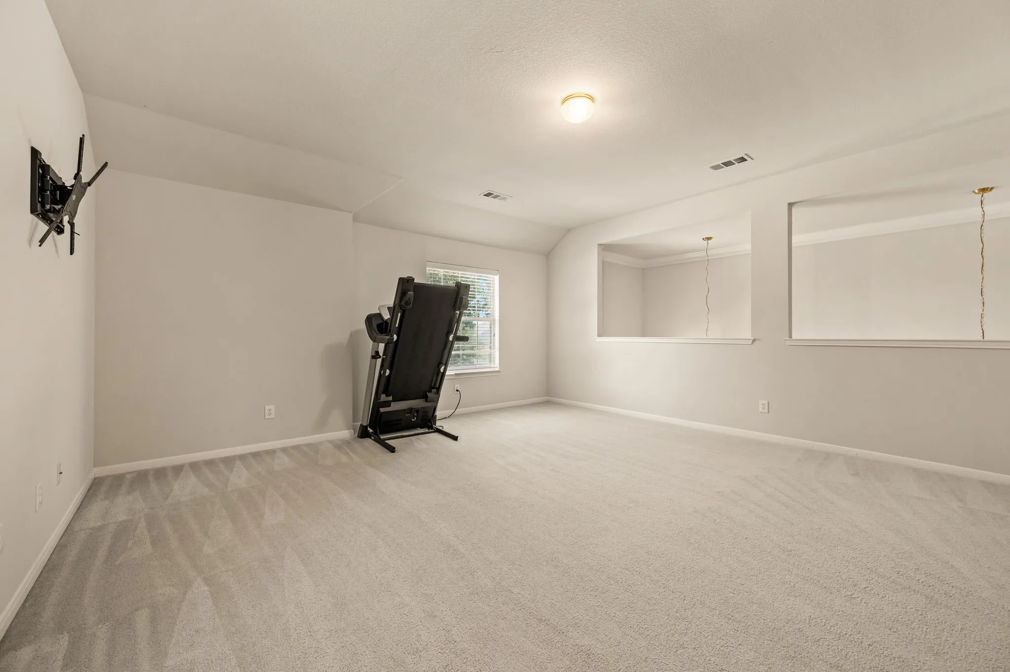 Single Family Residence For Sale in Tarrant County , 1302 Parkside Drive, Mansfield, Texas 76063, 5 Bedroom, 4 Bathroom, 2 Garage spaces, 3,753 Sqft, built in 2003, mls#21359635, Real Estate Agent in Mansfield, Homes For Sale in Tarrant county, Homes For Sale in Mansfield, Realtor in Mansfield Texas, Real Estate Brokerage Independent Realty Texas, Luminita Cordes Realtor