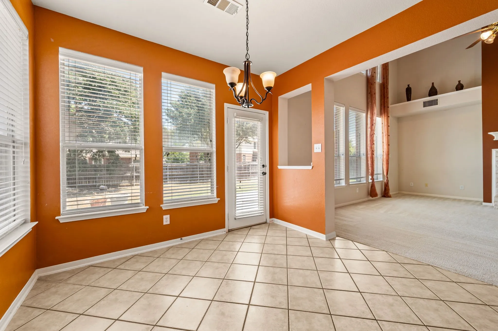 Single Family Residence For Sale in Tarrant County , 1302 Parkside Drive, Mansfield, Texas 76063, 5 Bedroom, 4 Bathroom, 2 Garage spaces, 3,753 Sqft, built in 2003, mls#21359635, Real Estate Agent in Mansfield, Homes For Sale in Tarrant county, Homes For Sale in Mansfield, Realtor in Mansfield Texas, Real Estate Brokerage Independent Realty Texas, Luminita Cordes Realtor