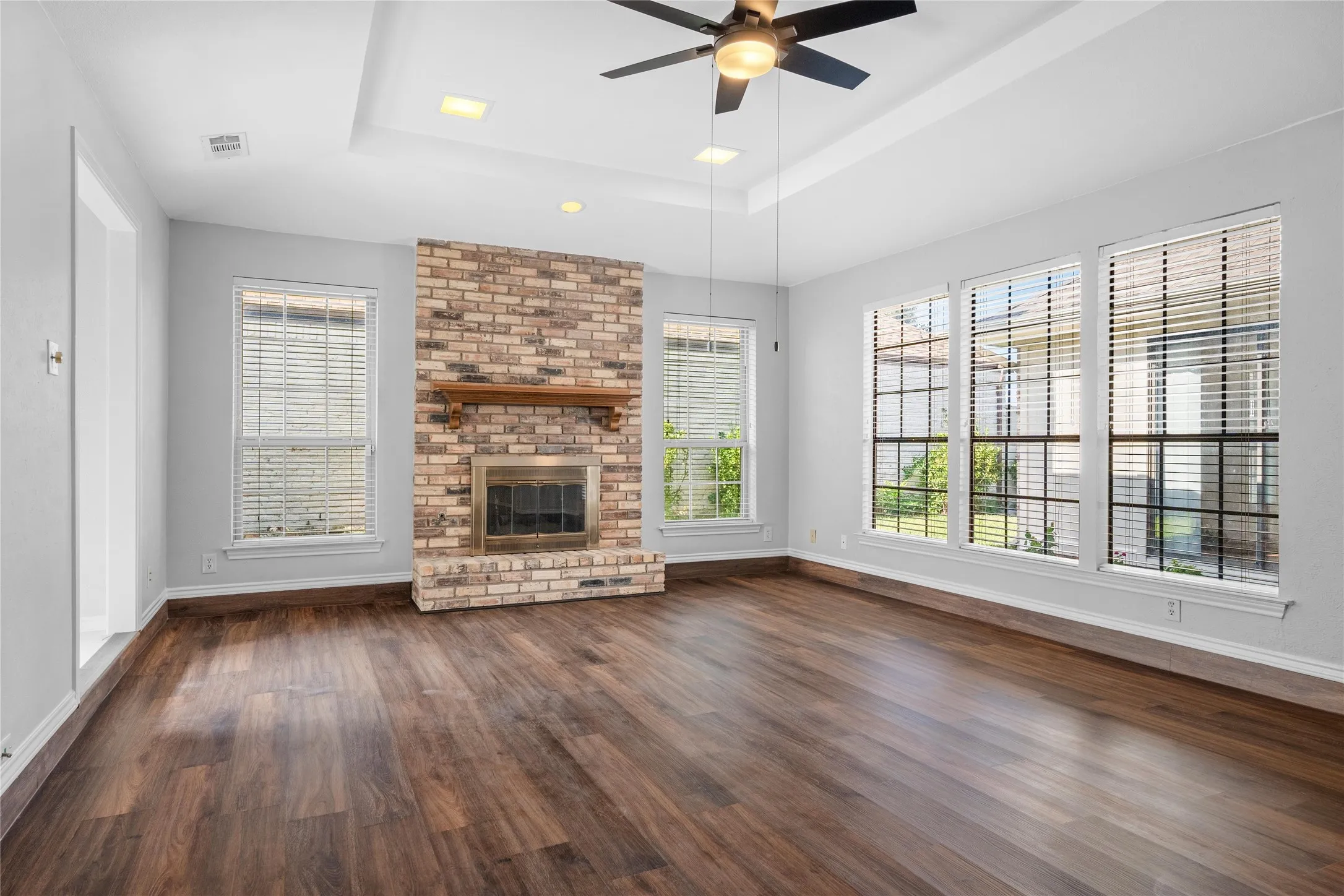 Single Family Residence For Sale in Dallas County , 1206 Richland Oaks Drive, Richardson, Texas 75081, 3 Bedroom, 2 Bathroom, 2 Garage spaces, 1,645 Sqft, built in 1979, mls#21361150, Real Estate Agent in Richardson, Homes For Sale in Dallas county, Homes For Sale in Richardson, Realtor in Richardson Texas, Real Estate Brokerage Independent Realty Texas, Luminita Cordes Realtor