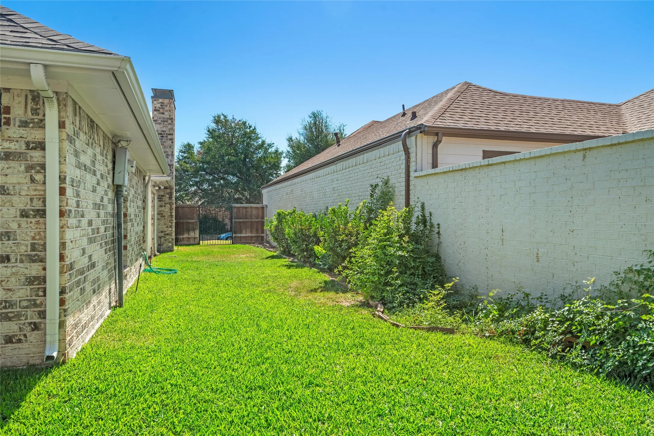 Single Family Residence For Sale in Dallas County , 1206 Richland Oaks Drive, Richardson, Texas 75081, 3 Bedroom, 2 Bathroom, 2 Garage spaces, 1,645 Sqft, built in 1979, mls#21361150, Real Estate Agent in Richardson, Homes For Sale in Dallas county, Homes For Sale in Richardson, Realtor in Richardson Texas, Real Estate Brokerage Independent Realty Texas, Luminita Cordes Realtor