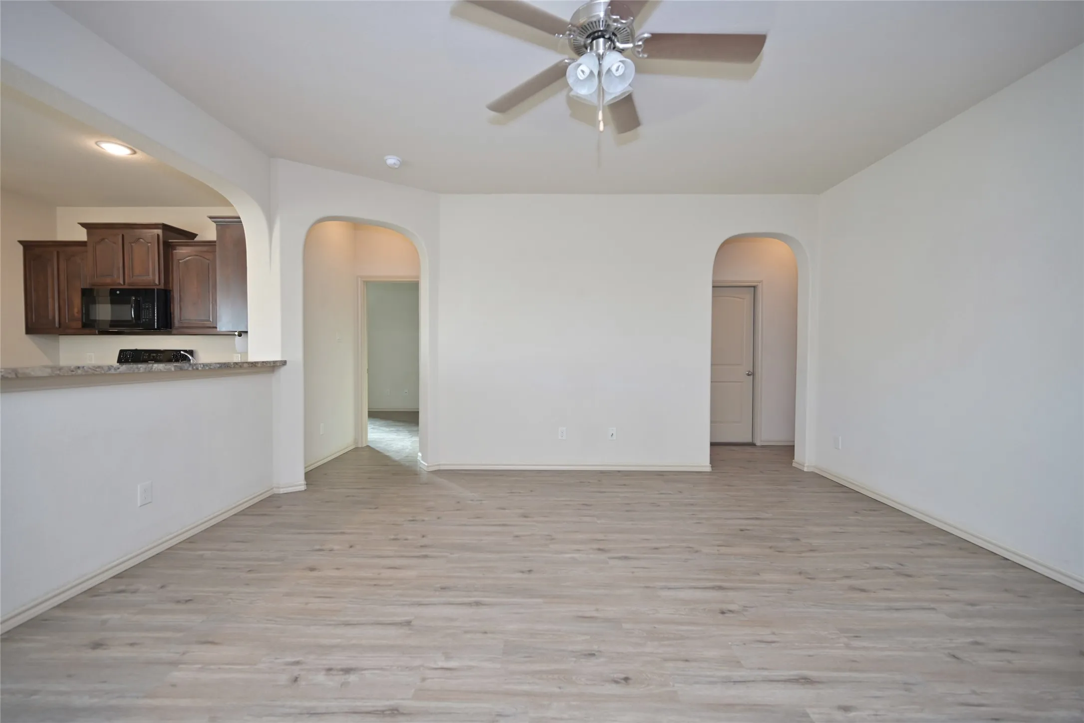 Single Family Residence For Rent in Tarrant County , 5933 Comanche Peak Drive, Fort Worth, Texas 76179, 3 Bedroom, 2 Bathroom, 2 Garage spaces, 1,441 Sqft, built in 2014, mls#21358539, Real Estate Agent in Fort Worth, Homes For Rent in Tarrant county, Homes For Rent in Fort Worth, Realtor in Fort Worth Texas, Real Estate Brokerage Independent Realty Texas, Luminita Cordes Realtor