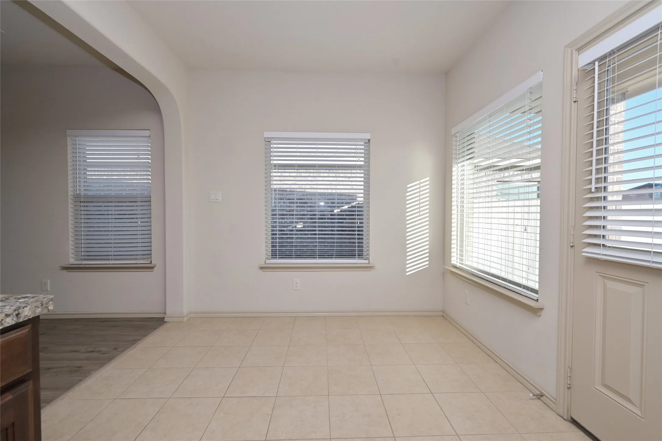 Single Family Residence For Rent in Tarrant County , 5933 Comanche Peak Drive, Fort Worth, Texas 76179, 3 Bedroom, 2 Bathroom, 2 Garage spaces, 1,441 Sqft, built in 2014, mls#21358539, Real Estate Agent in Fort Worth, Homes For Rent in Tarrant county, Homes For Rent in Fort Worth, Realtor in Fort Worth Texas, Real Estate Brokerage Independent Realty Texas, Luminita Cordes Realtor