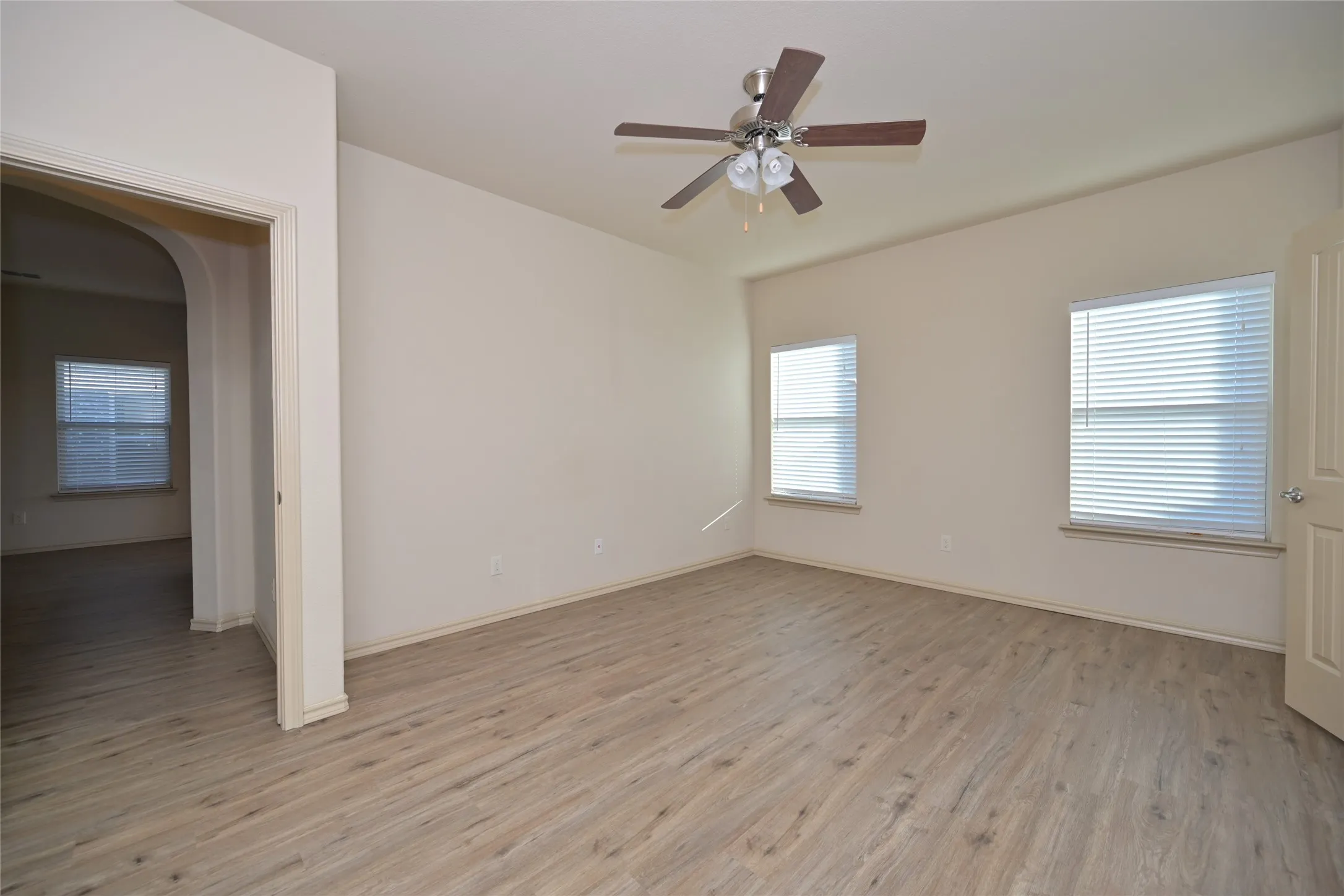 Single Family Residence For Rent in Tarrant County , 5933 Comanche Peak Drive, Fort Worth, Texas 76179, 3 Bedroom, 2 Bathroom, 2 Garage spaces, 1,441 Sqft, built in 2014, mls#21358539, Real Estate Agent in Fort Worth, Homes For Rent in Tarrant county, Homes For Rent in Fort Worth, Realtor in Fort Worth Texas, Real Estate Brokerage Independent Realty Texas, Luminita Cordes Realtor