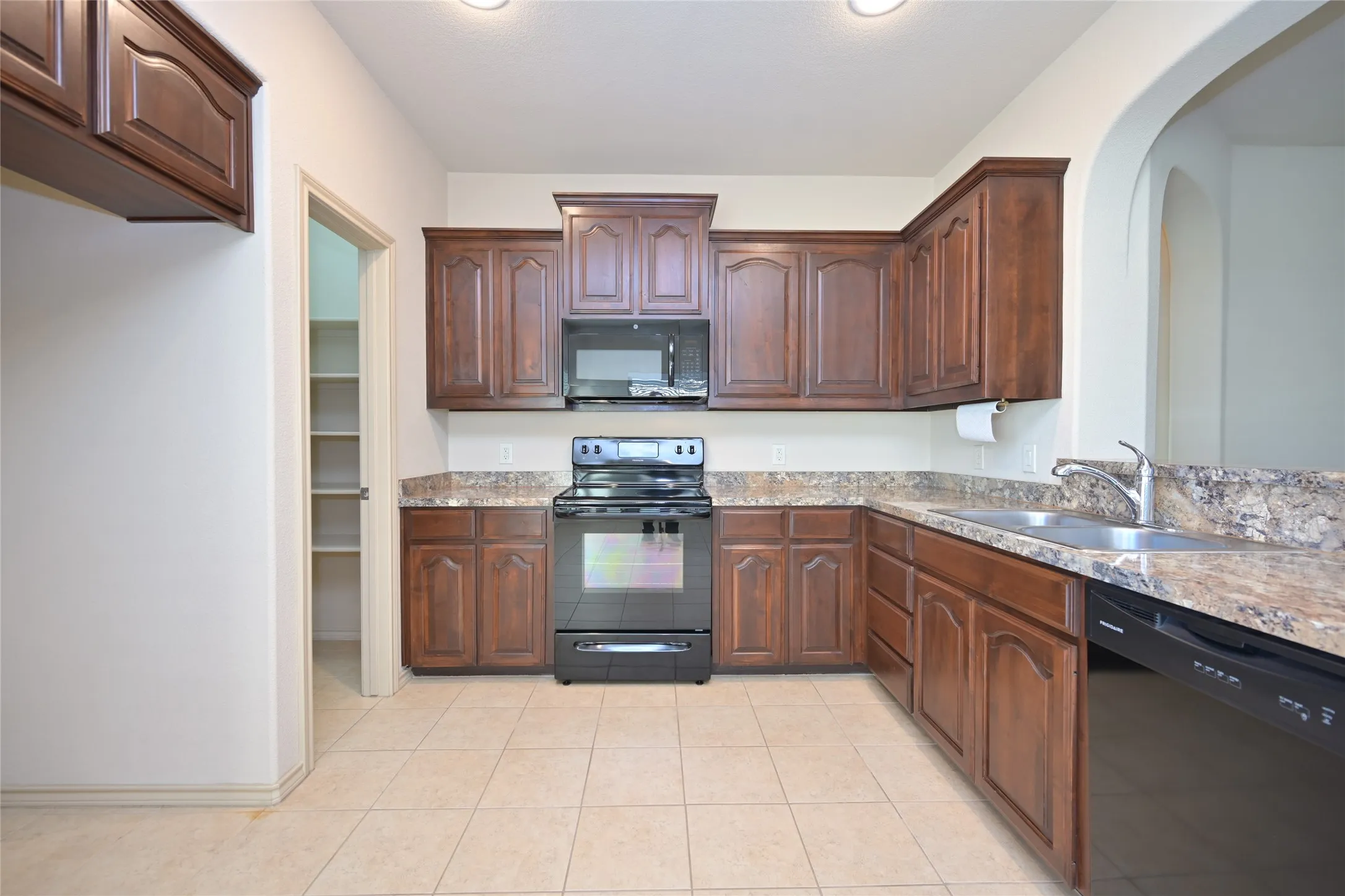 Single Family Residence For Rent in Tarrant County , 5933 Comanche Peak Drive, Fort Worth, Texas 76179, 3 Bedroom, 2 Bathroom, 2 Garage spaces, 1,441 Sqft, built in 2014, mls#21358539, Real Estate Agent in Fort Worth, Homes For Rent in Tarrant county, Homes For Rent in Fort Worth, Realtor in Fort Worth Texas, Real Estate Brokerage Independent Realty Texas, Luminita Cordes Realtor
