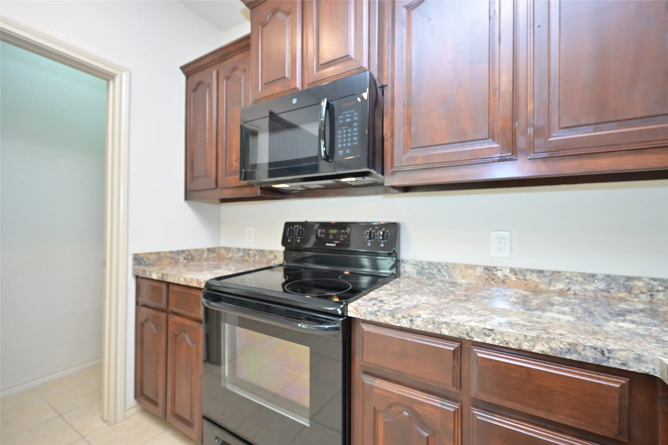 Single Family Residence For Rent in Tarrant County , 5933 Comanche Peak Drive, Fort Worth, Texas 76179, 3 Bedroom, 2 Bathroom, 2 Garage spaces, 1,441 Sqft, built in 2014, mls#21358539, Real Estate Agent in Fort Worth, Homes For Rent in Tarrant county, Homes For Rent in Fort Worth, Realtor in Fort Worth Texas, Real Estate Brokerage Independent Realty Texas, Luminita Cordes Realtor