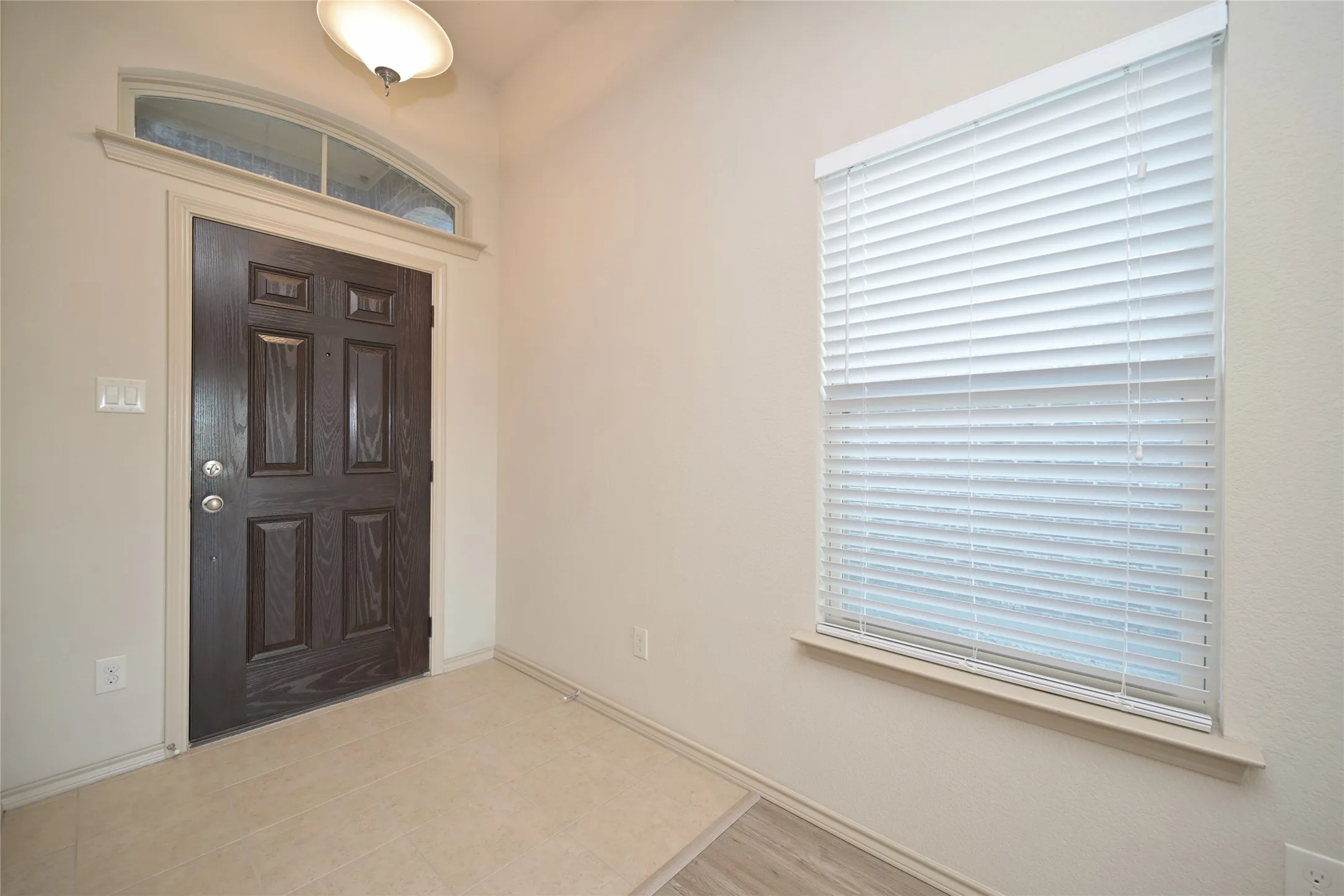 Single Family Residence For Rent in Tarrant County , 5933 Comanche Peak Drive, Fort Worth, Texas 76179, 3 Bedroom, 2 Bathroom, 2 Garage spaces, 1,441 Sqft, built in 2014, mls#21358539, Real Estate Agent in Fort Worth, Homes For Rent in Tarrant county, Homes For Rent in Fort Worth, Realtor in Fort Worth Texas, Real Estate Brokerage Independent Realty Texas, Luminita Cordes Realtor