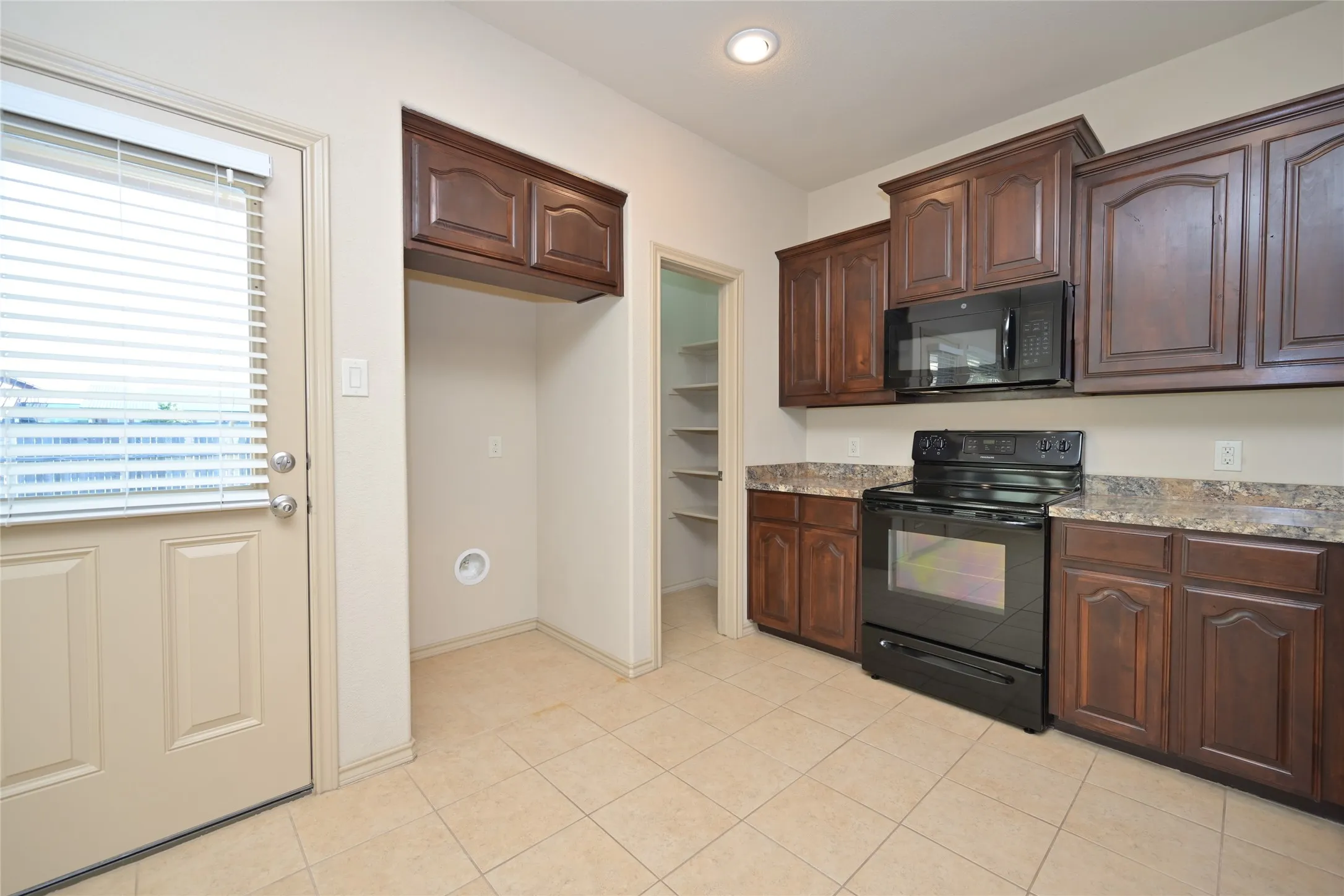 Single Family Residence For Rent in Tarrant County , 5933 Comanche Peak Drive, Fort Worth, Texas 76179, 3 Bedroom, 2 Bathroom, 2 Garage spaces, 1,441 Sqft, built in 2014, mls#21358539, Real Estate Agent in Fort Worth, Homes For Rent in Tarrant county, Homes For Rent in Fort Worth, Realtor in Fort Worth Texas, Real Estate Brokerage Independent Realty Texas, Luminita Cordes Realtor