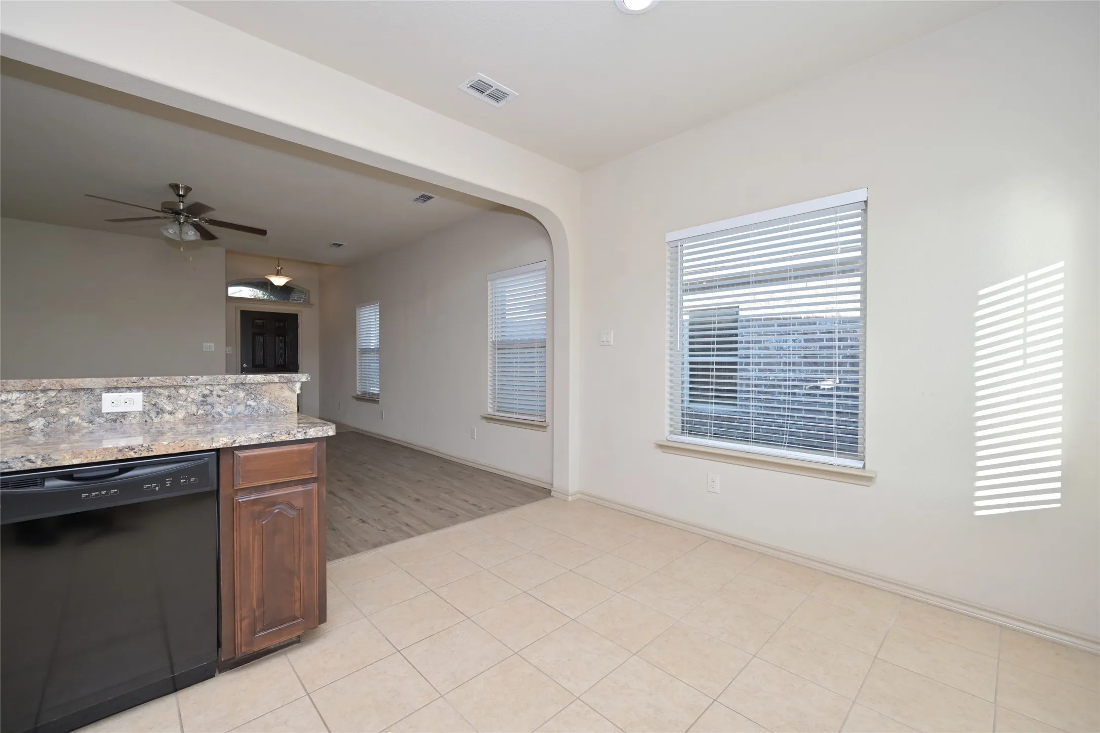 Single Family Residence For Rent in Tarrant County , 5933 Comanche Peak Drive, Fort Worth, Texas 76179, 3 Bedroom, 2 Bathroom, 2 Garage spaces, 1,441 Sqft, built in 2014, mls#21358539, Real Estate Agent in Fort Worth, Homes For Rent in Tarrant county, Homes For Rent in Fort Worth, Realtor in Fort Worth Texas, Real Estate Brokerage Independent Realty Texas, Luminita Cordes Realtor