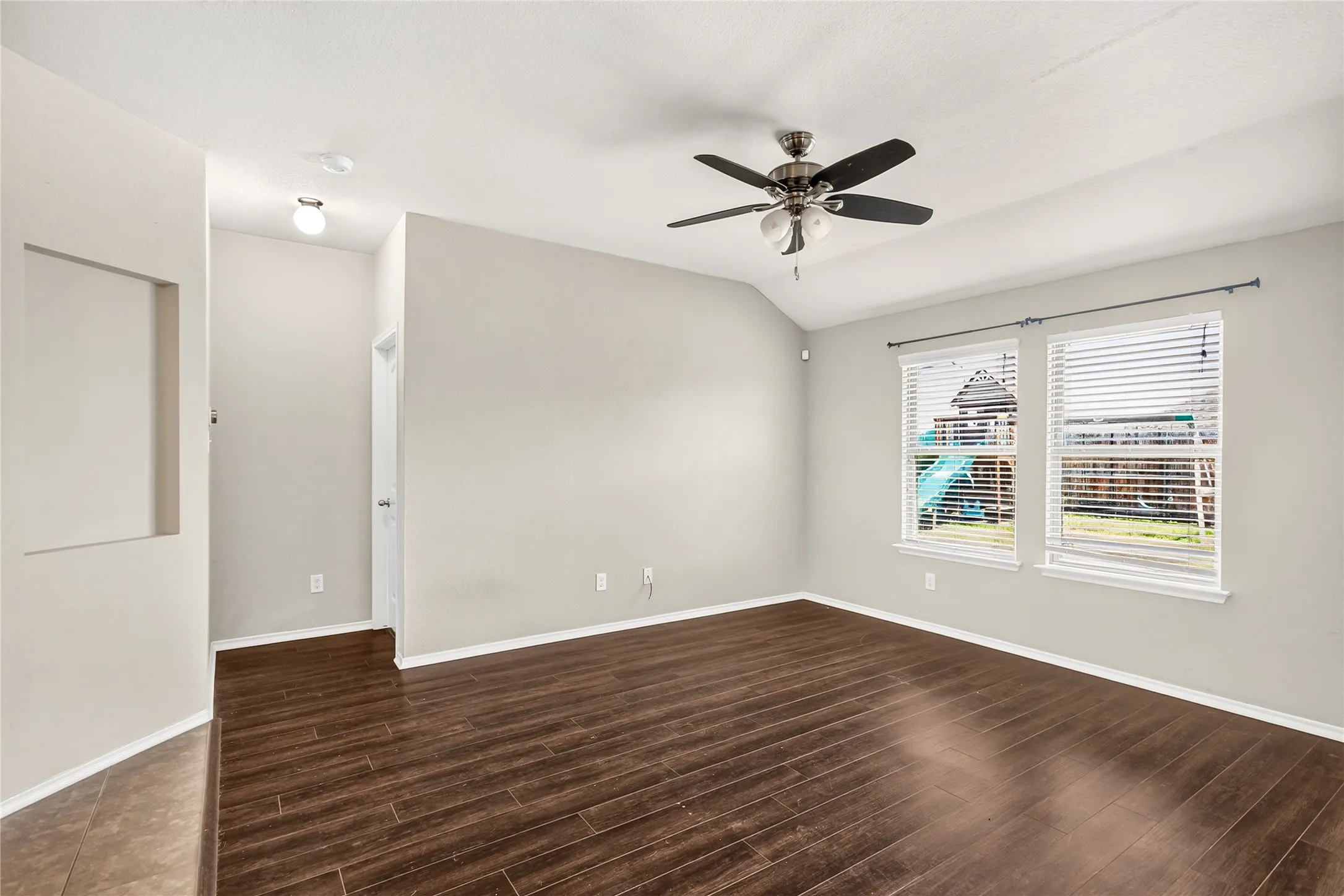Single Family Residence For Sale in Collin County , 1050 Churchill Drive, Princeton, Texas 75407, 4 Bedroom, 2 Bathroom, 2 Garage spaces, 1,597 Sqft, built in 2015, mls#21361151, Real Estate Agent in Princeton, Homes For Sale in Collin county, Homes For Sale in Princeton, Realtor in Princeton Texas, Real Estate Brokerage Independent Realty Texas, Luminita Cordes Realtor