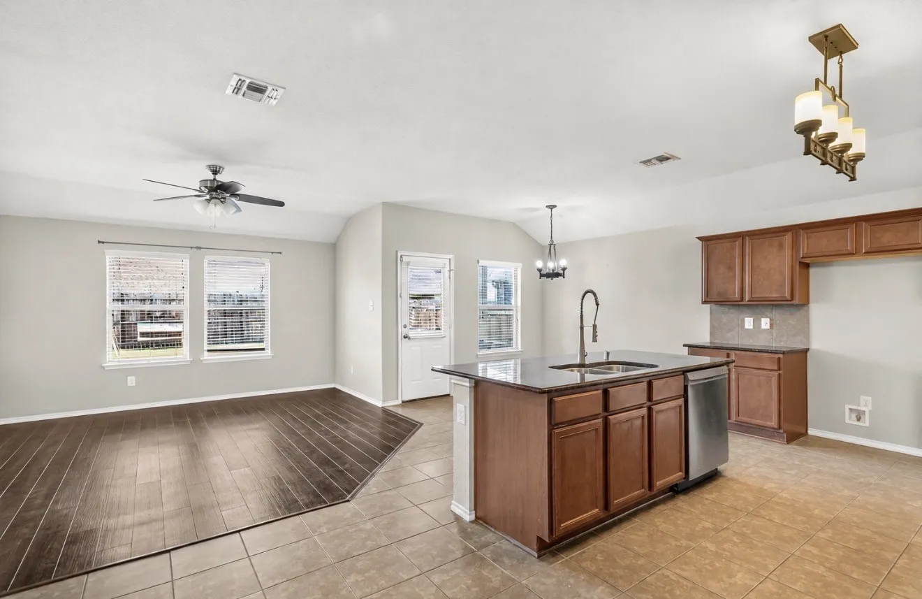 Single Family Residence For Sale in Collin County , 1050 Churchill Drive, Princeton, Texas 75407, 4 Bedroom, 2 Bathroom, 2 Garage spaces, 1,597 Sqft, built in 2015, mls#21361151, Real Estate Agent in Princeton, Homes For Sale in Collin county, Homes For Sale in Princeton, Realtor in Princeton Texas, Real Estate Brokerage Independent Realty Texas, Luminita Cordes Realtor