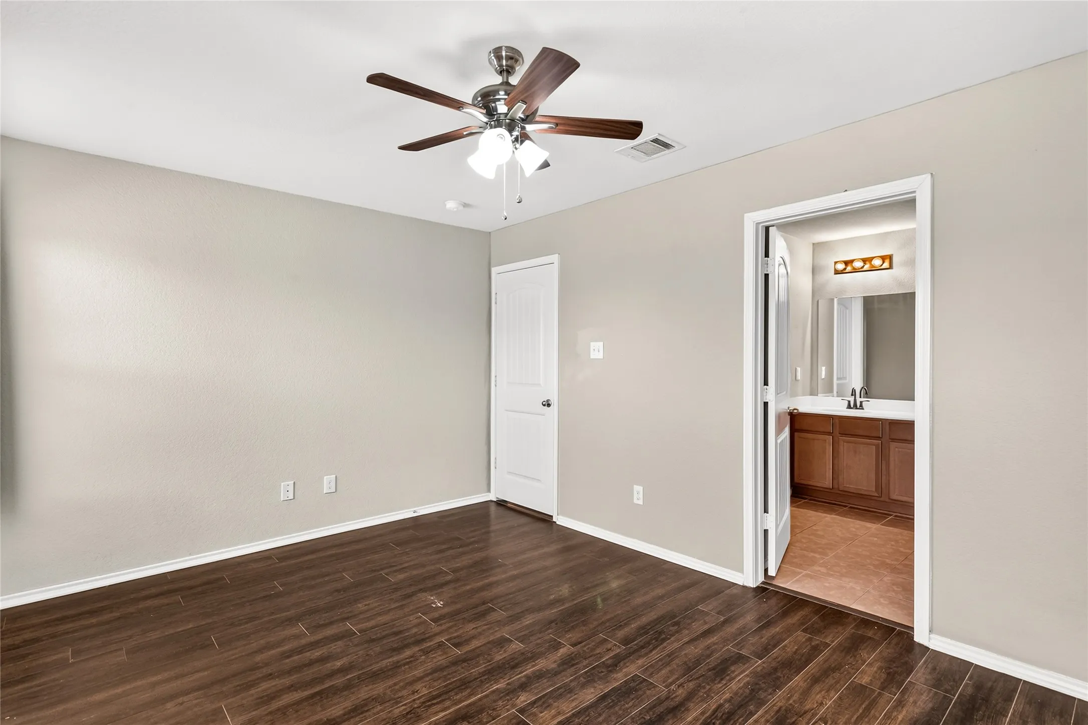 Single Family Residence For Sale in Collin County , 1050 Churchill Drive, Princeton, Texas 75407, 4 Bedroom, 2 Bathroom, 2 Garage spaces, 1,597 Sqft, built in 2015, mls#21361151, Real Estate Agent in Princeton, Homes For Sale in Collin county, Homes For Sale in Princeton, Realtor in Princeton Texas, Real Estate Brokerage Independent Realty Texas, Luminita Cordes Realtor