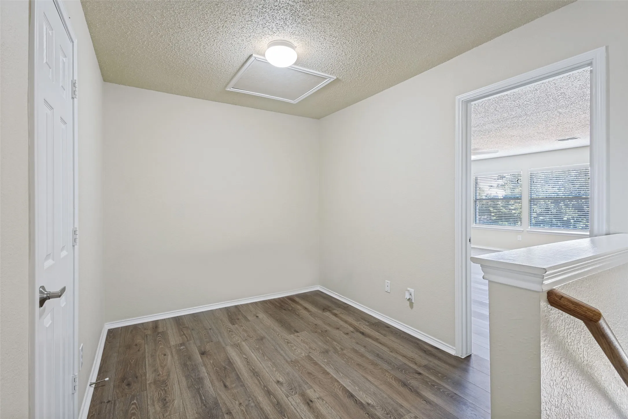 Single Family Residence For Sale in Collin County , 1609 White Oak Road, Anna, Texas 75409, 3 Bedroom, 3 Bathroom, 2 Garage spaces, 2,000 Sqft, built in 2002, mls#21360560, Real Estate Agent in Anna, Homes For Sale in Collin county, Homes For Sale in Anna, Realtor in Anna Texas, Real Estate Brokerage Independent Realty Texas, Luminita Cordes Realtor