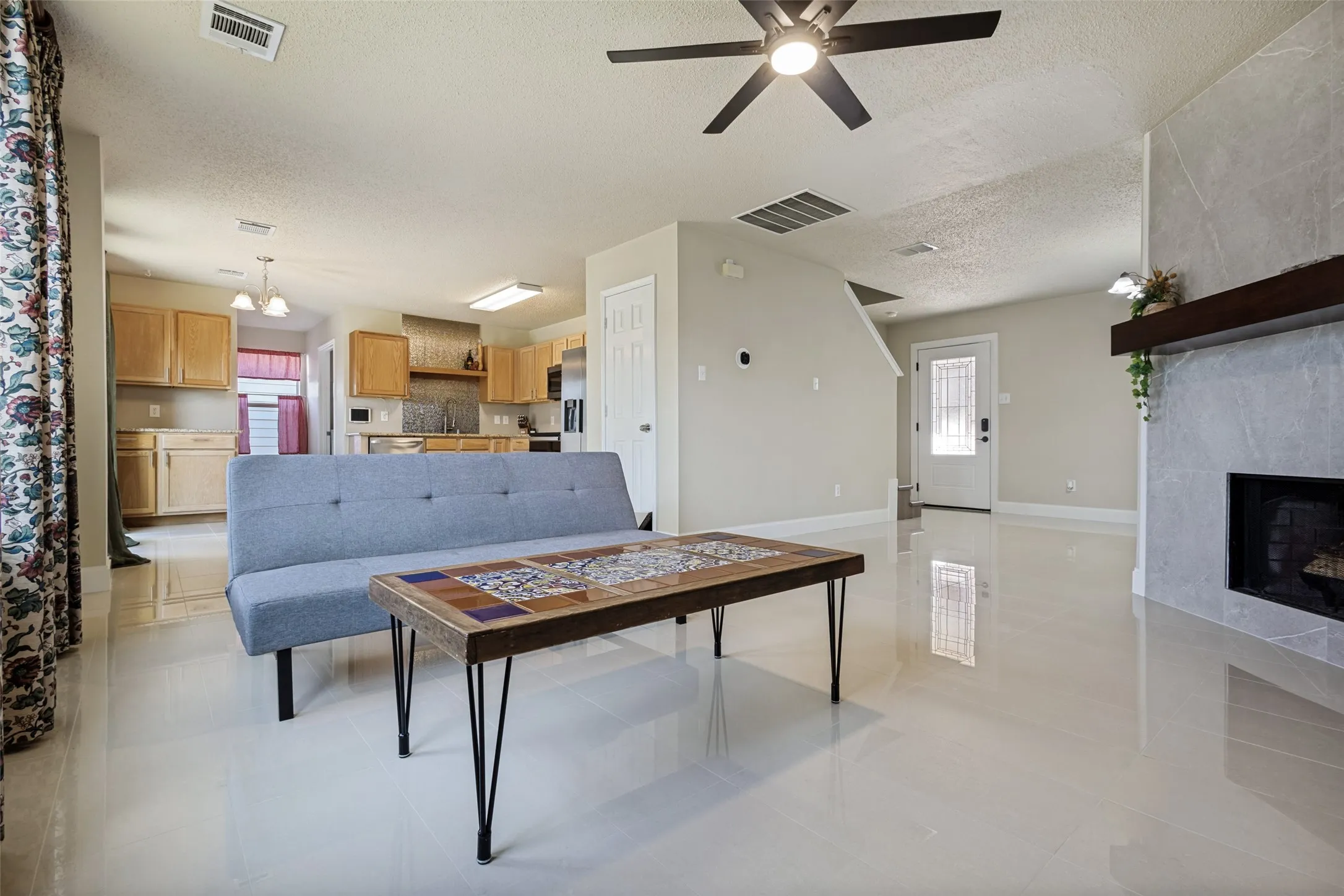 Single Family Residence For Sale in Collin County , 1609 White Oak Road, Anna, Texas 75409, 3 Bedroom, 3 Bathroom, 2 Garage spaces, 2,000 Sqft, built in 2002, mls#21360560, Real Estate Agent in Anna, Homes For Sale in Collin county, Homes For Sale in Anna, Realtor in Anna Texas, Real Estate Brokerage Independent Realty Texas, Luminita Cordes Realtor