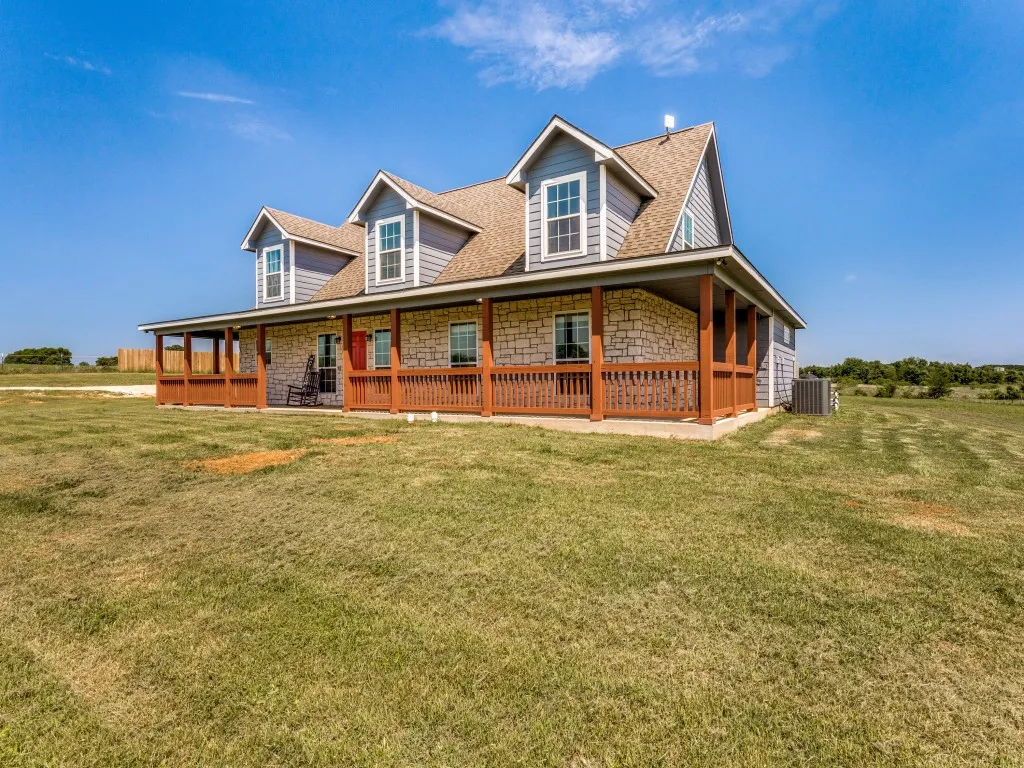 Single Family Residence For Sale in Wise County , 760 County Road 4380, Decatur, Texas 76234, 3 Bedroom, 4 Bathroom, 2 Garage spaces, 2,899 Sqft, built in 2019, mls#21361157, Real Estate Agent in Decatur, Homes For Sale in Wise county, Homes For Sale in Decatur, Realtor in Decatur Texas, Real Estate Brokerage Independent Realty Texas, Luminita Cordes Realtor