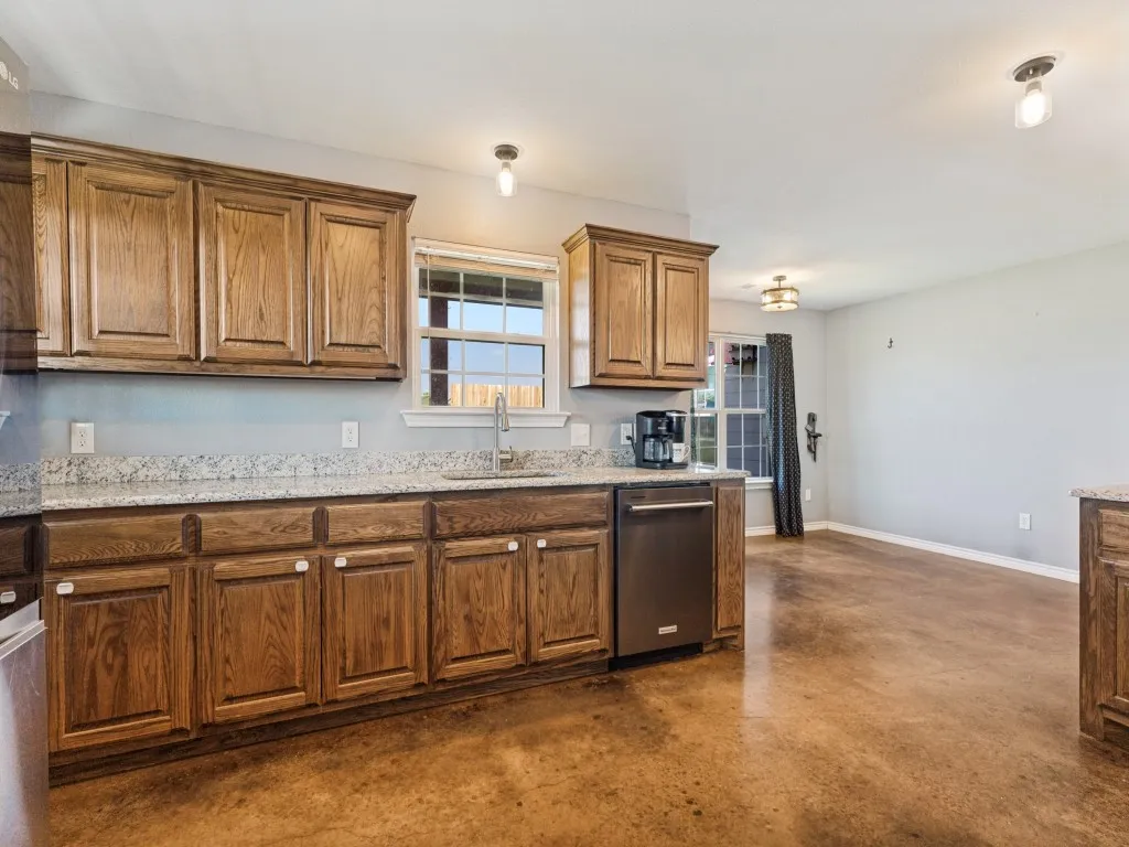 Single Family Residence For Sale in Wise County , 760 County Road 4380, Decatur, Texas 76234, 3 Bedroom, 4 Bathroom, 2 Garage spaces, 2,899 Sqft, built in 2019, mls#21361157, Real Estate Agent in Decatur, Homes For Sale in Wise county, Homes For Sale in Decatur, Realtor in Decatur Texas, Real Estate Brokerage Independent Realty Texas, Luminita Cordes Realtor