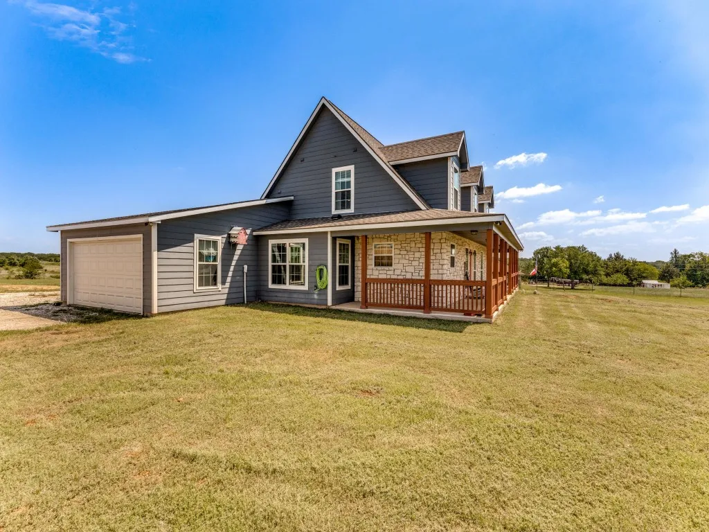 Single Family Residence For Sale in Wise County , 760 County Road 4380, Decatur, Texas 76234, 3 Bedroom, 4 Bathroom, 2 Garage spaces, 2,899 Sqft, built in 2019, mls#21361157, Real Estate Agent in Decatur, Homes For Sale in Wise county, Homes For Sale in Decatur, Realtor in Decatur Texas, Real Estate Brokerage Independent Realty Texas, Luminita Cordes Realtor