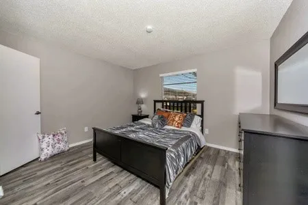 Free app and admin for a look and lease