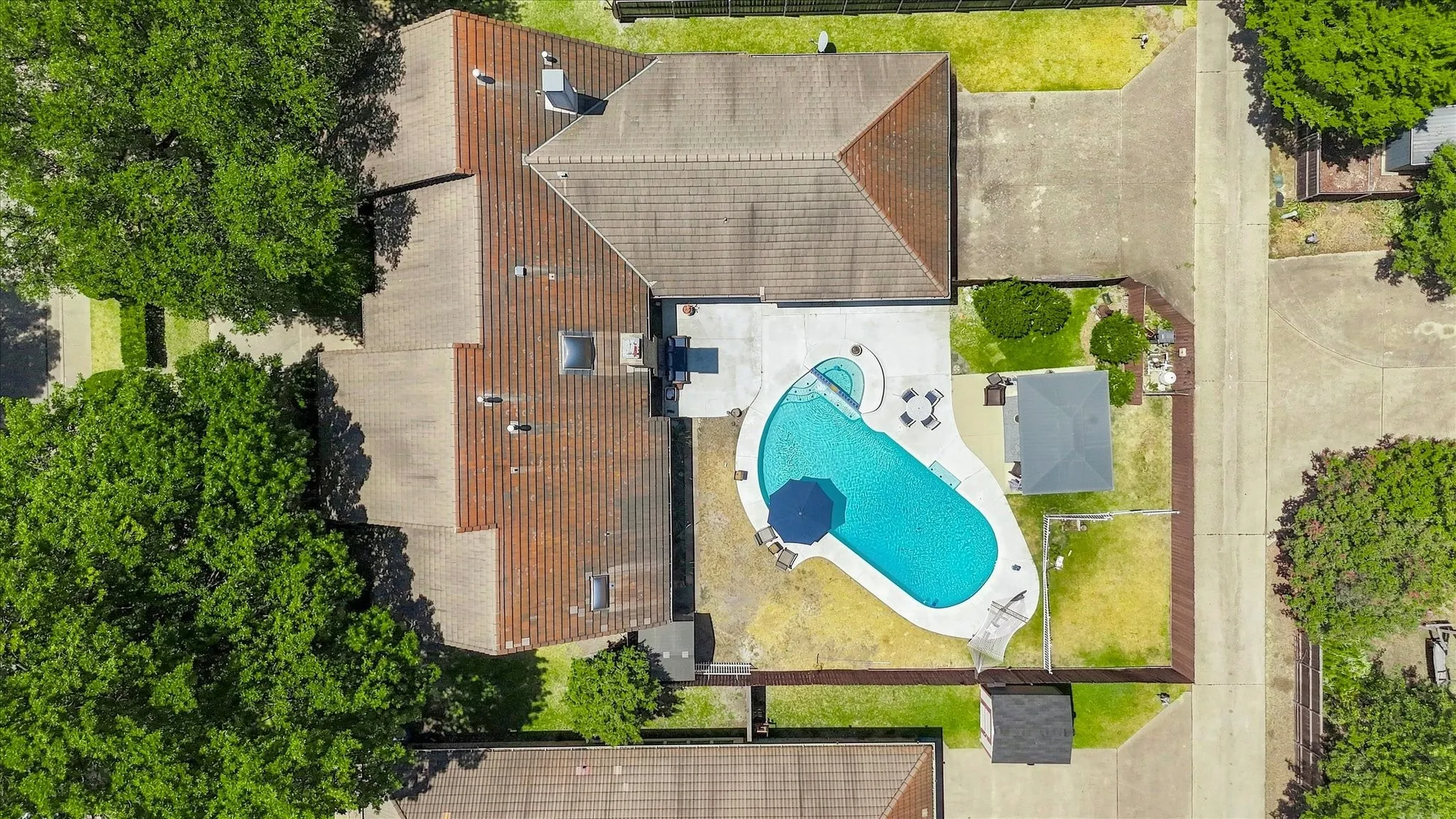 Single Family Residence For Sale in Dallas County , 923 Wellington Drive, Duncanville, Texas 75137, 4 Bedroom, 3 Bathroom, 3 Garage spaces, 3,043 Sqft, built in 1987, mls#21361082, Real Estate Agent in Duncanville, Homes For Sale in Dallas county, Homes For Sale in Duncanville, Realtor in Duncanville Texas, Real Estate Brokerage Independent Realty Texas, Luminita Cordes Realtor