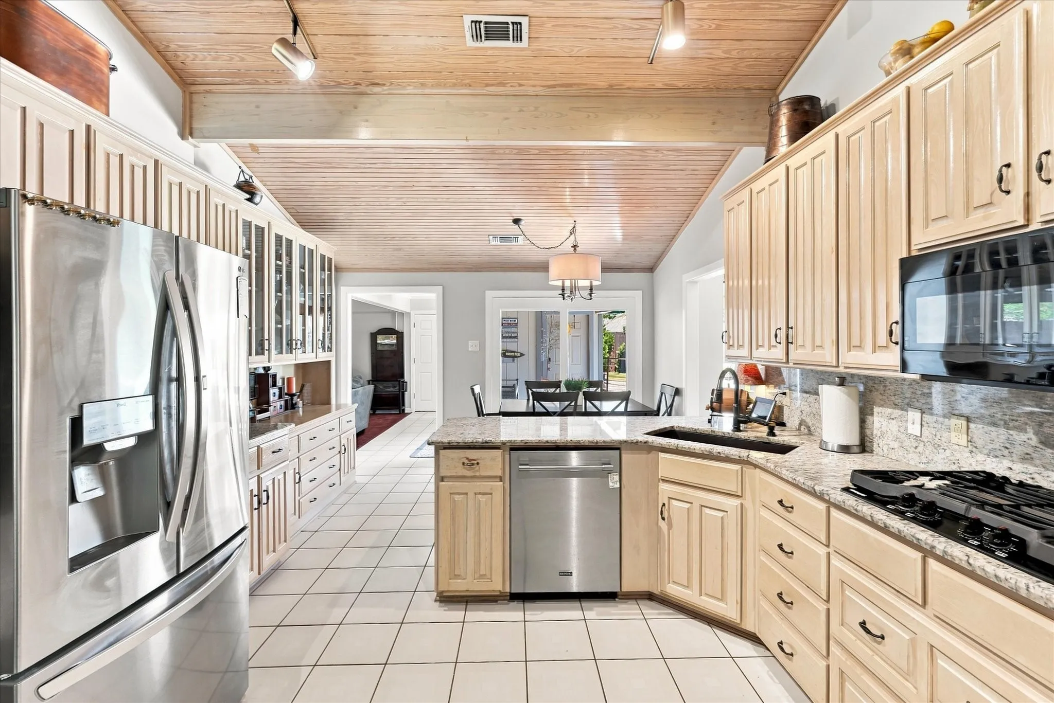 Single Family Residence For Sale in Dallas County , 923 Wellington Drive, Duncanville, Texas 75137, 4 Bedroom, 3 Bathroom, 3 Garage spaces, 3,043 Sqft, built in 1987, mls#21361082, Real Estate Agent in Duncanville, Homes For Sale in Dallas county, Homes For Sale in Duncanville, Realtor in Duncanville Texas, Real Estate Brokerage Independent Realty Texas, Luminita Cordes Realtor