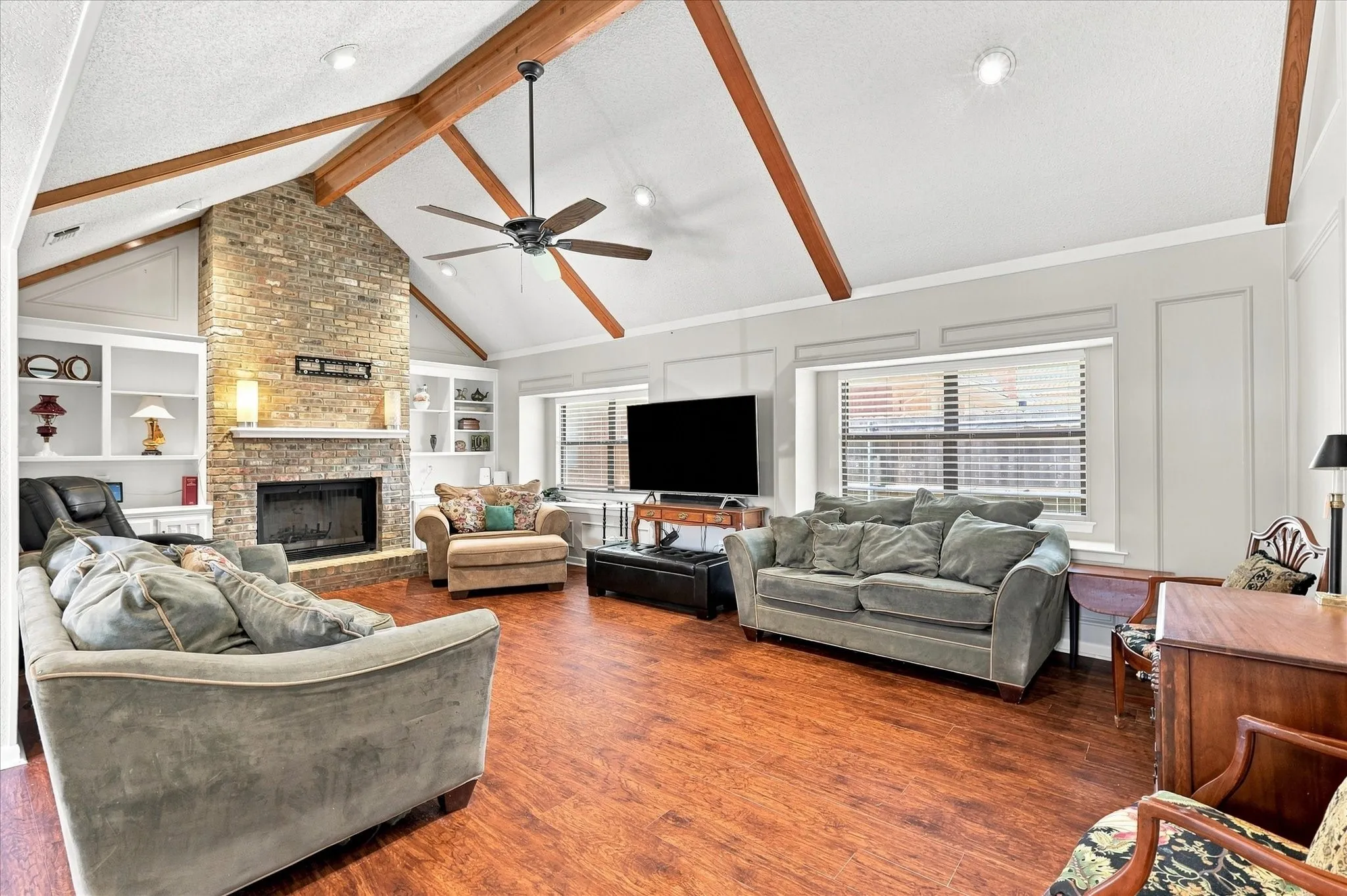 Single Family Residence For Sale in Dallas County , 923 Wellington Drive, Duncanville, Texas 75137, 4 Bedroom, 3 Bathroom, 3 Garage spaces, 3,043 Sqft, built in 1987, mls#21361082, Real Estate Agent in Duncanville, Homes For Sale in Dallas county, Homes For Sale in Duncanville, Realtor in Duncanville Texas, Real Estate Brokerage Independent Realty Texas, Luminita Cordes Realtor