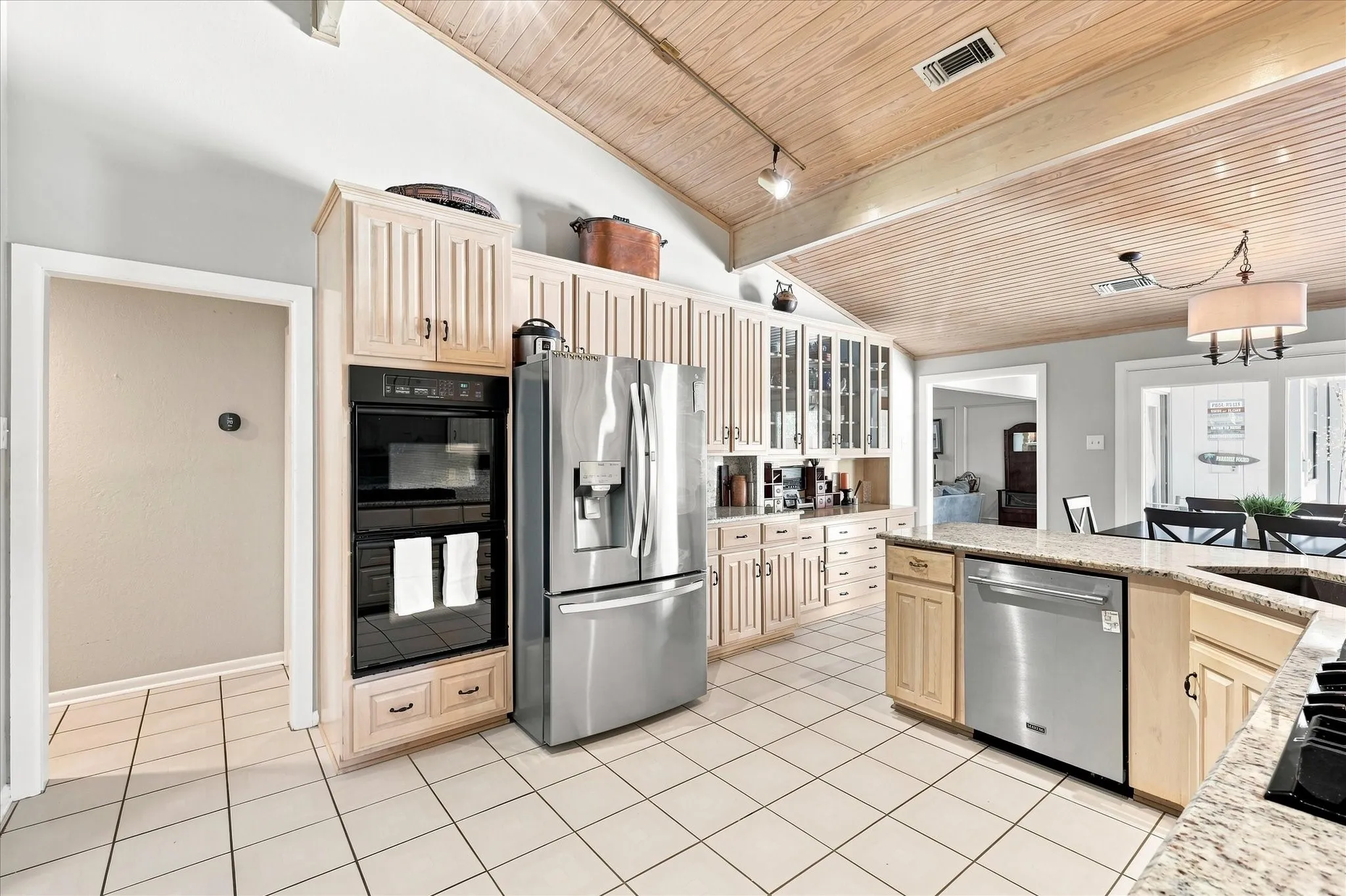 Single Family Residence For Sale in Dallas County , 923 Wellington Drive, Duncanville, Texas 75137, 4 Bedroom, 3 Bathroom, 3 Garage spaces, 3,043 Sqft, built in 1987, mls#21361082, Real Estate Agent in Duncanville, Homes For Sale in Dallas county, Homes For Sale in Duncanville, Realtor in Duncanville Texas, Real Estate Brokerage Independent Realty Texas, Luminita Cordes Realtor