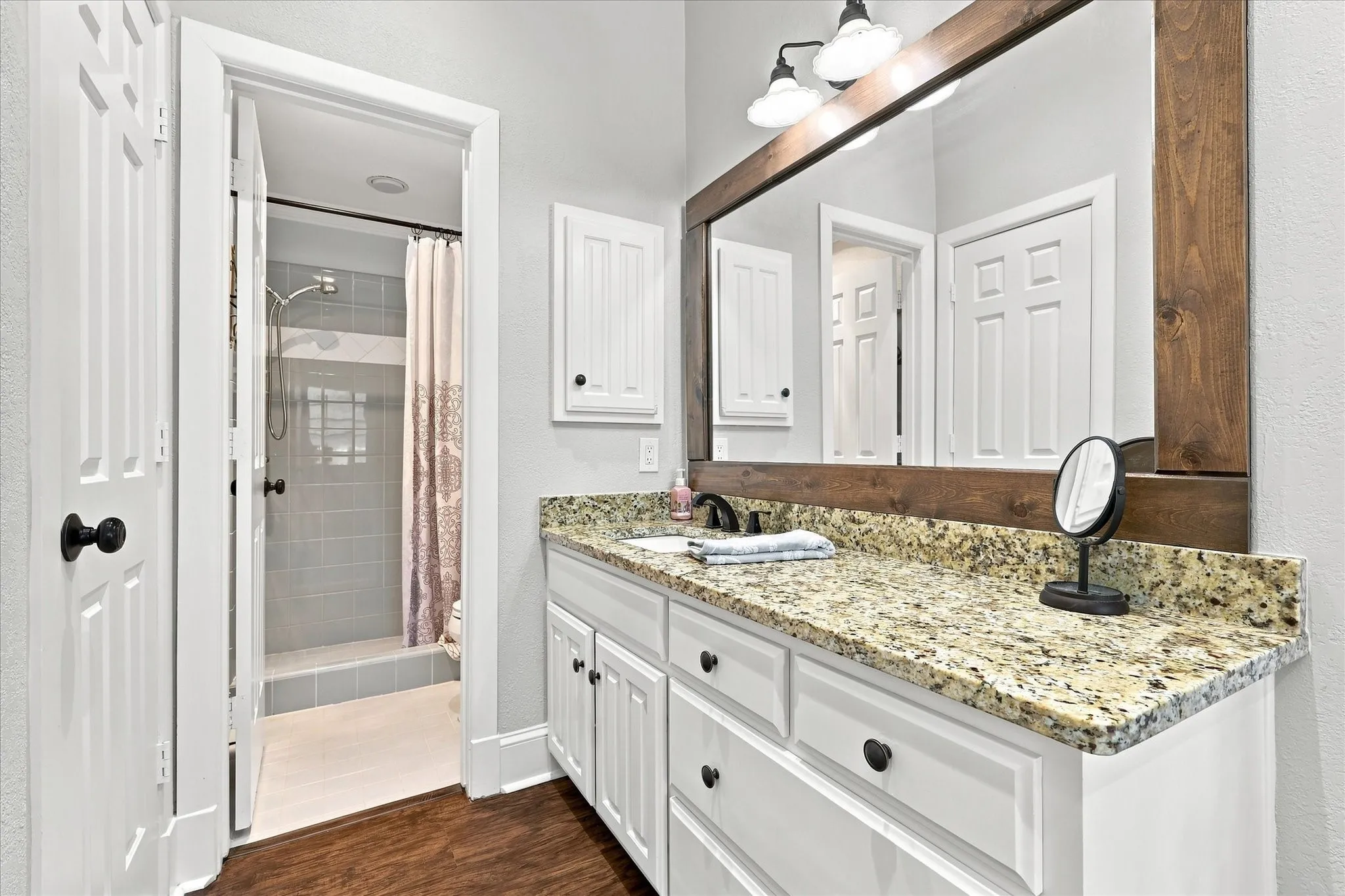 Single Family Residence For Sale in Dallas County , 923 Wellington Drive, Duncanville, Texas 75137, 4 Bedroom, 3 Bathroom, 3 Garage spaces, 3,043 Sqft, built in 1987, mls#21361082, Real Estate Agent in Duncanville, Homes For Sale in Dallas county, Homes For Sale in Duncanville, Realtor in Duncanville Texas, Real Estate Brokerage Independent Realty Texas, Luminita Cordes Realtor