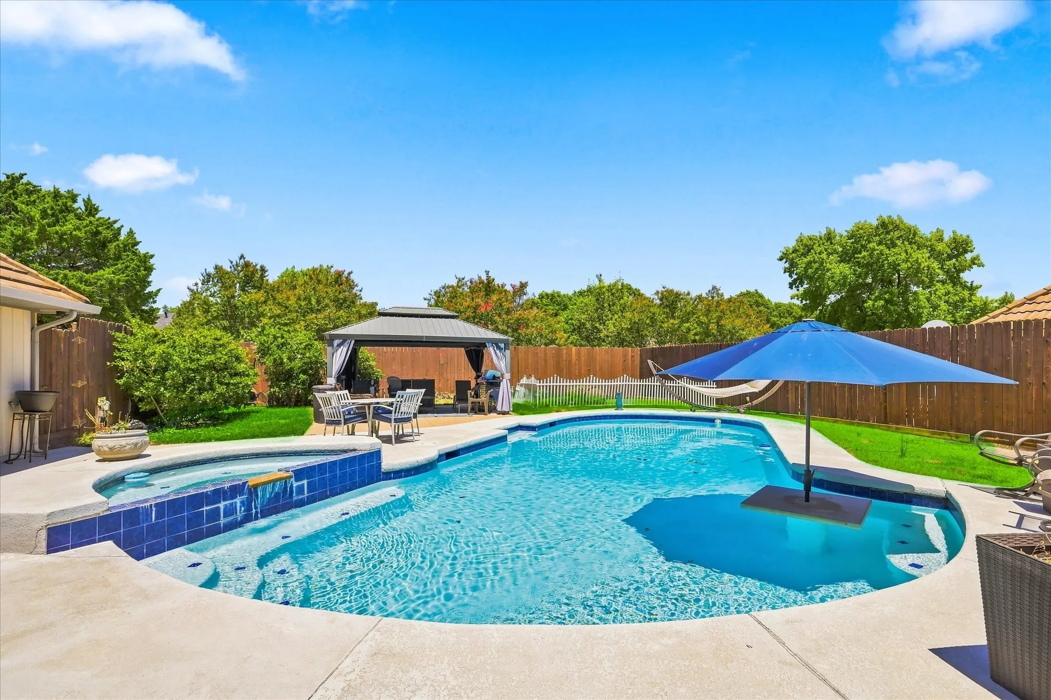 Single Family Residence For Sale in Dallas County , 923 Wellington Drive, Duncanville, Texas 75137, 4 Bedroom, 3 Bathroom, 3 Garage spaces, 3,043 Sqft, built in 1987, mls#21361082, Real Estate Agent in Duncanville, Homes For Sale in Dallas county, Homes For Sale in Duncanville, Realtor in Duncanville Texas, Real Estate Brokerage Independent Realty Texas, Luminita Cordes Realtor