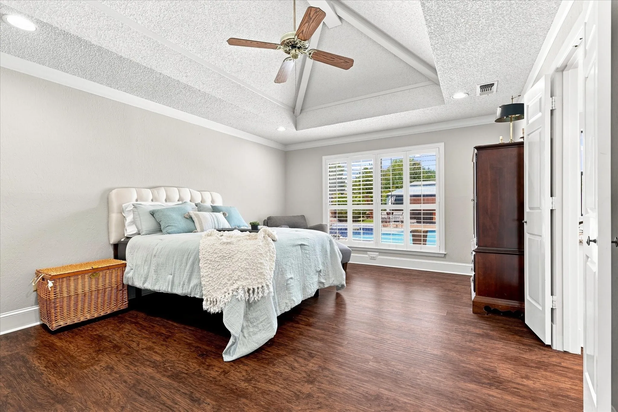 Single Family Residence For Sale in Dallas County , 923 Wellington Drive, Duncanville, Texas 75137, 4 Bedroom, 3 Bathroom, 3 Garage spaces, 3,043 Sqft, built in 1987, mls#21361082, Real Estate Agent in Duncanville, Homes For Sale in Dallas county, Homes For Sale in Duncanville, Realtor in Duncanville Texas, Real Estate Brokerage Independent Realty Texas, Luminita Cordes Realtor