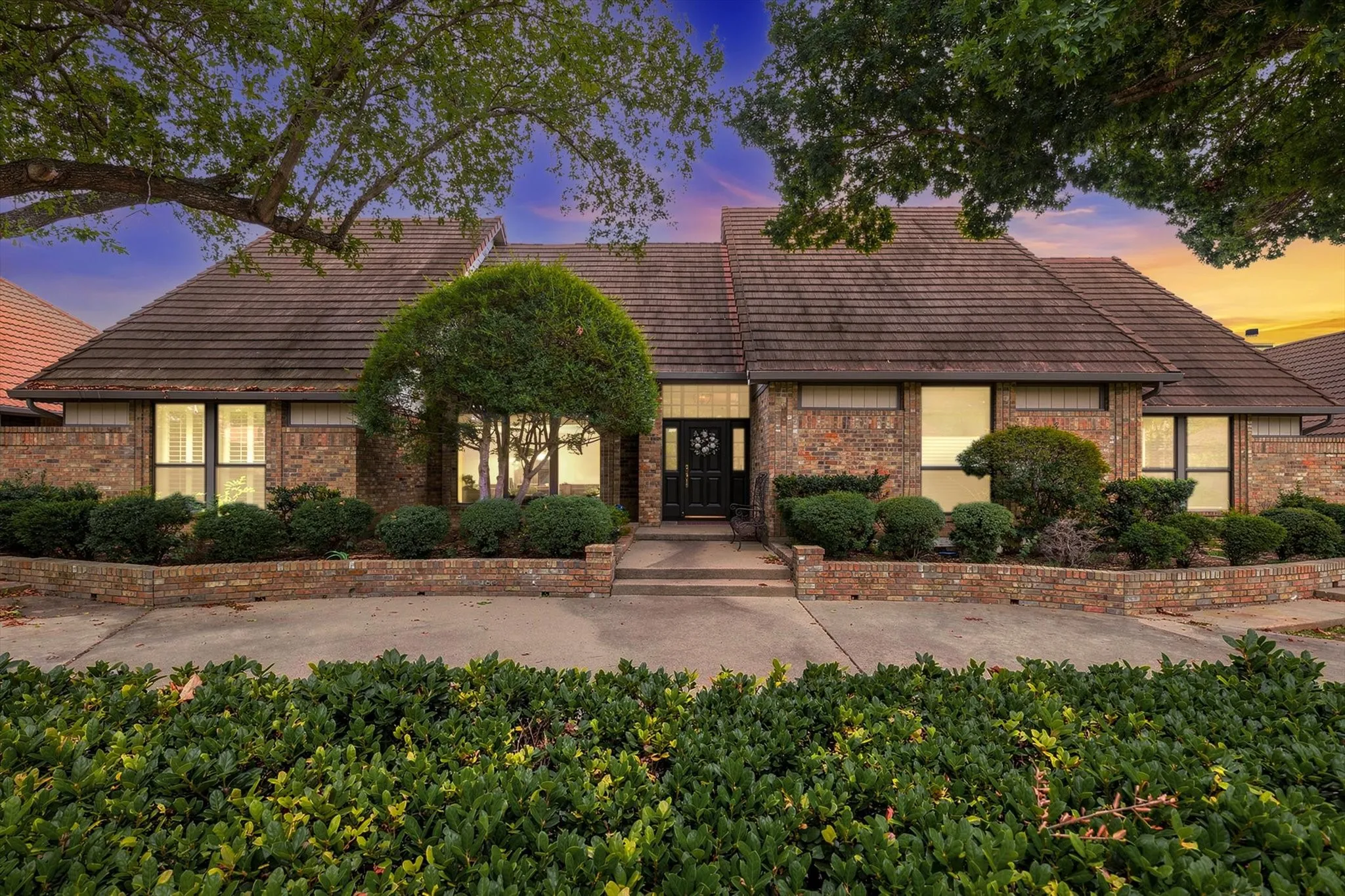 Single Family Residence For Sale in Dallas County , 923 Wellington Drive, Duncanville, Texas 75137, 4 Bedroom, 3 Bathroom, 3 Garage spaces, 3,043 Sqft, built in 1987, mls#21361082, Real Estate Agent in Duncanville, Homes For Sale in Dallas county, Homes For Sale in Duncanville, Realtor in Duncanville Texas, Real Estate Brokerage Independent Realty Texas, Luminita Cordes Realtor