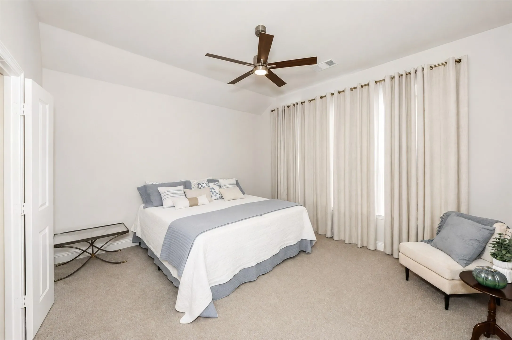 Single Family Residence For Sale in Denton County , 3904 Felicity Lane, Denton, Texas 76207, 3 Bedroom, 8 Bathroom, 2 Garage spaces, 2,255 Sqft, built in 2022, mls#21341477, Real Estate Agent in Denton, Homes For Sale in Denton county, Homes For Sale in Denton, Realtor in Denton Texas, Real Estate Brokerage Independent Realty Texas, Luminita Cordes Realtor