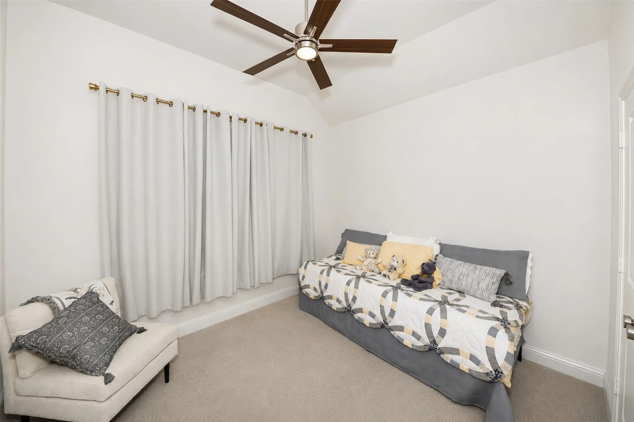 Single Family Residence For Sale in Denton County , 3904 Felicity Lane, Denton, Texas 76207, 3 Bedroom, 8 Bathroom, 2 Garage spaces, 2,255 Sqft, built in 2022, mls#21341477, Real Estate Agent in Denton, Homes For Sale in Denton county, Homes For Sale in Denton, Realtor in Denton Texas, Real Estate Brokerage Independent Realty Texas, Luminita Cordes Realtor